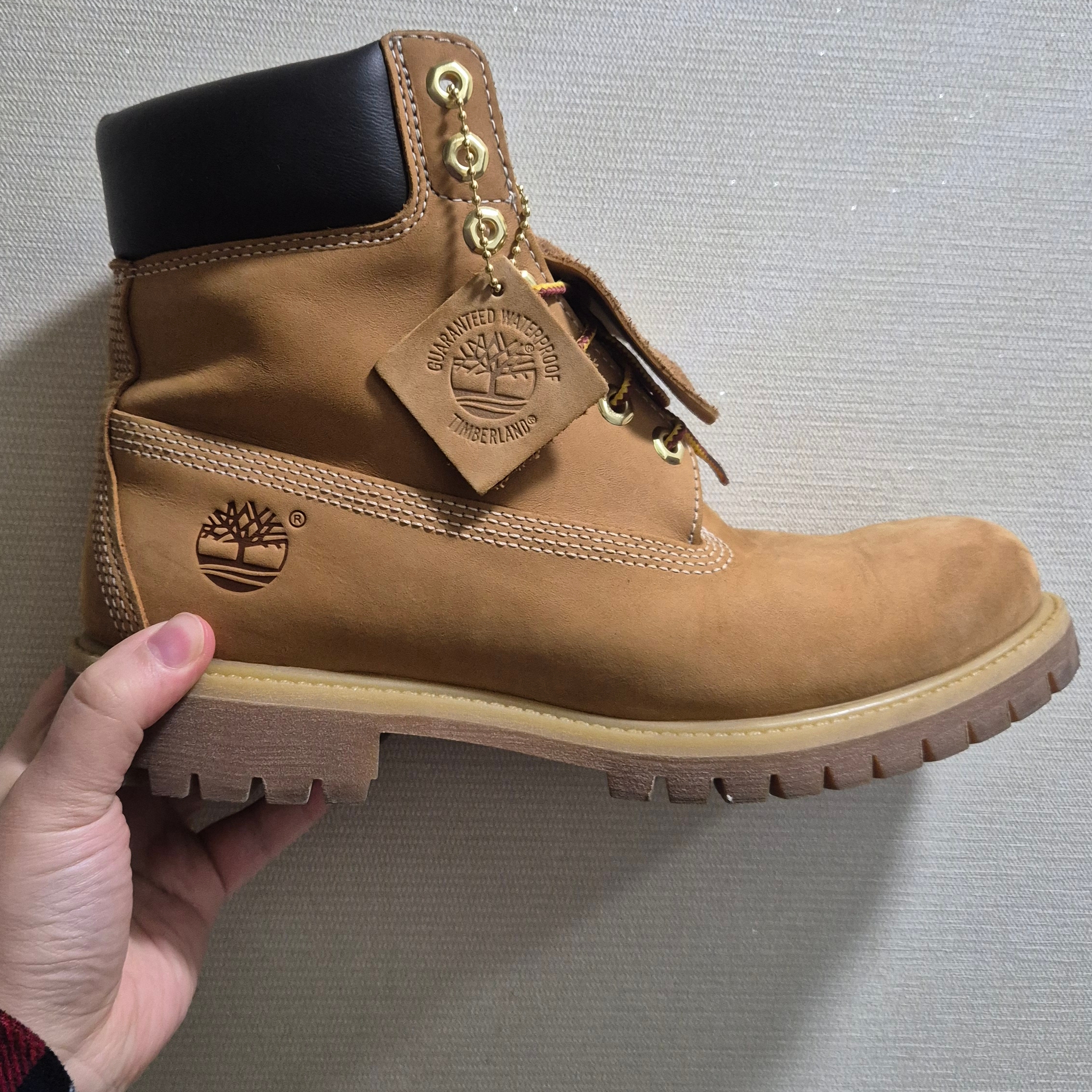 Timberland Premium 6 inch Waterproof Boot Wheat Nubuck - Medium 착용 스타일