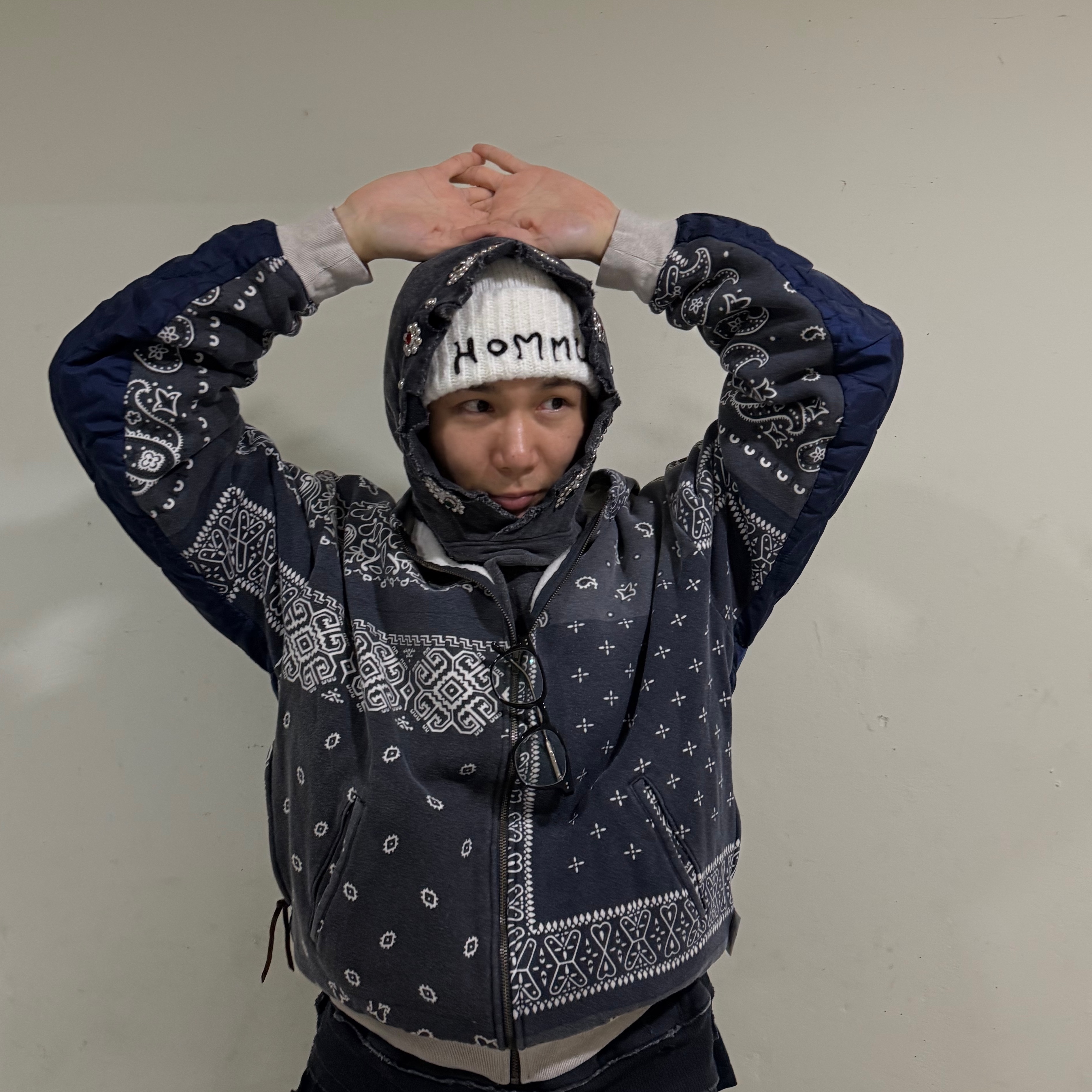 Kapital Fleece Bandana Bivouac Hooded Blouson Black 착용 스타일 - 2