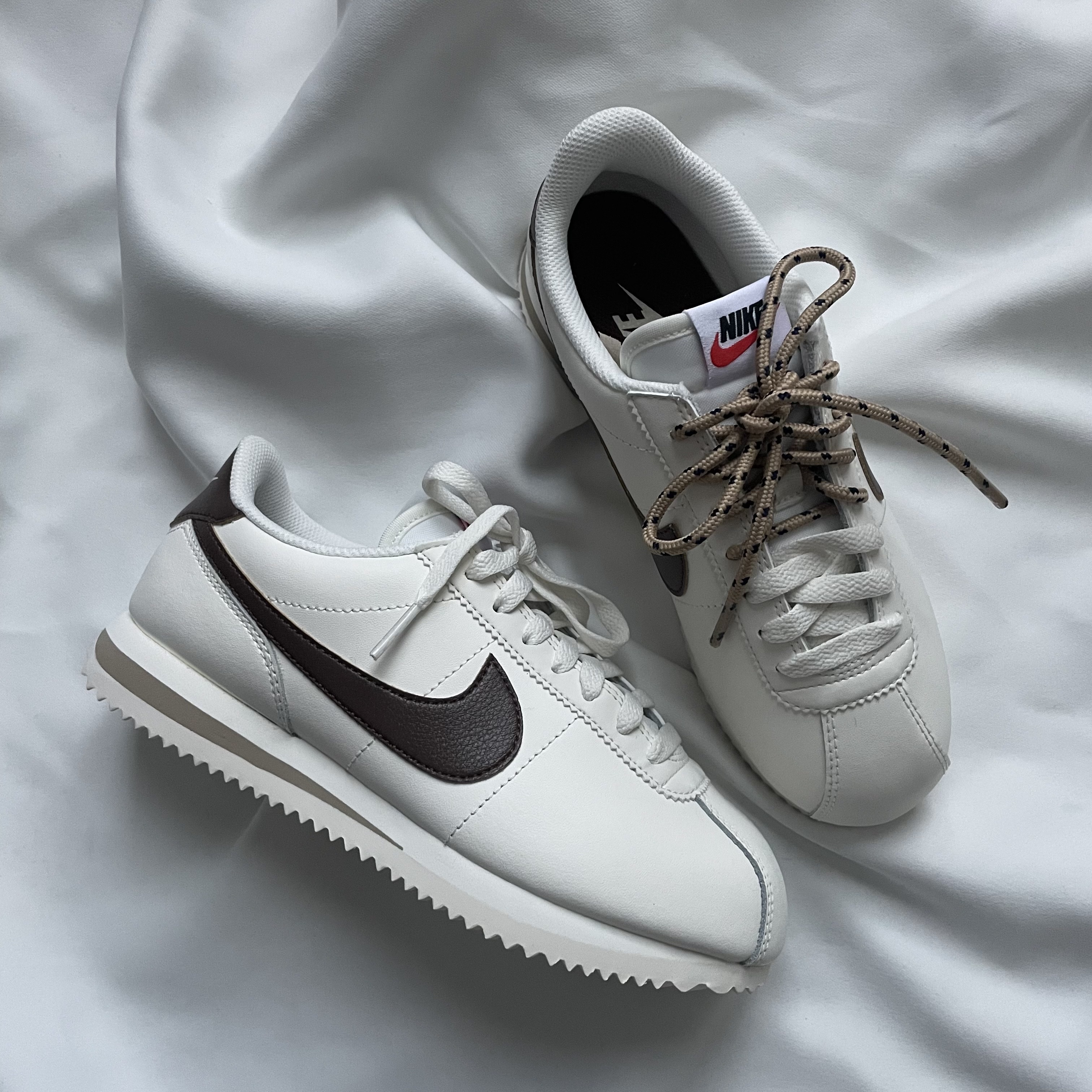 (W) Nike Cortez Sail Cacao Wow 착용 스타일 - 1