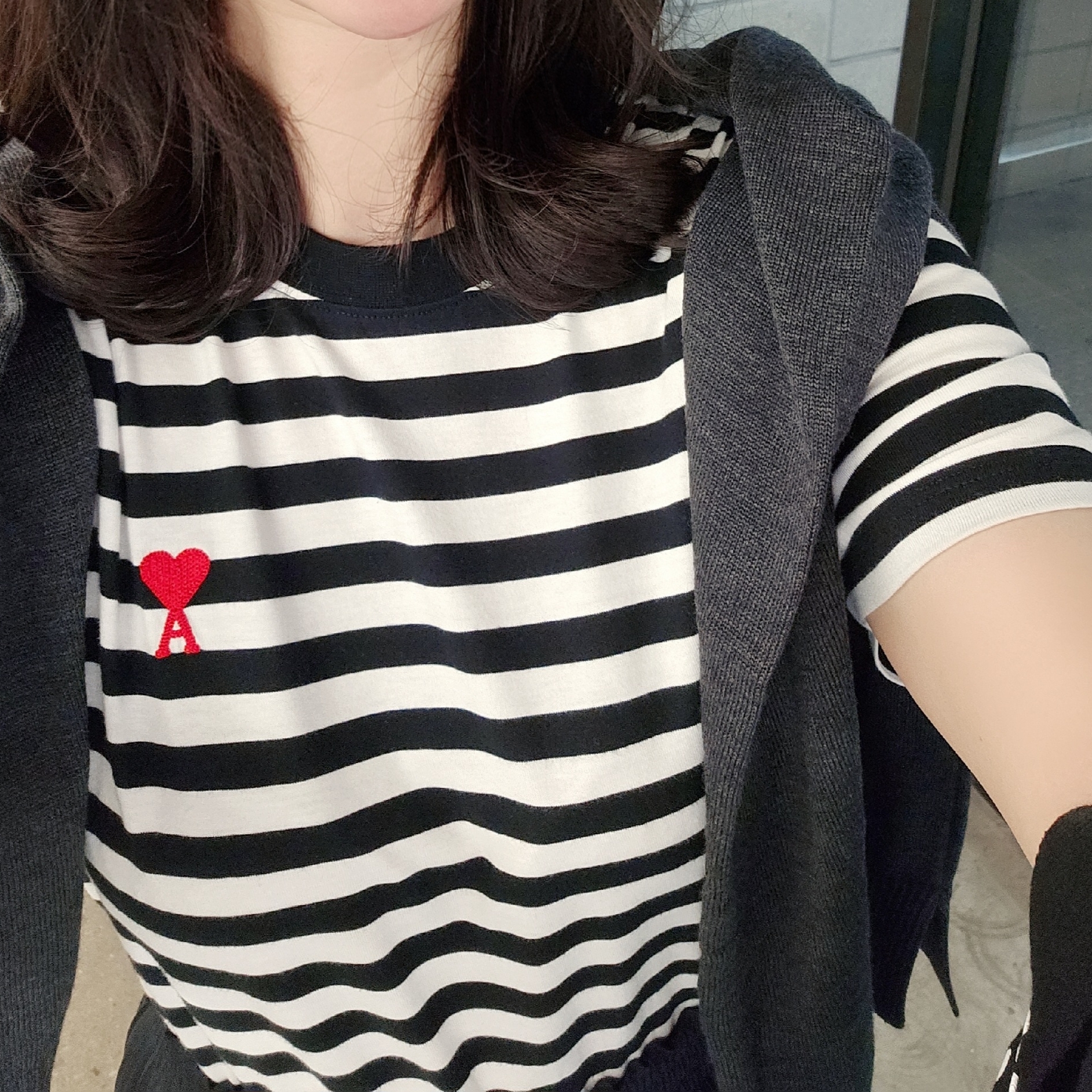 AMI de Coeur Striped T-Shirt Black White 착용 스타일