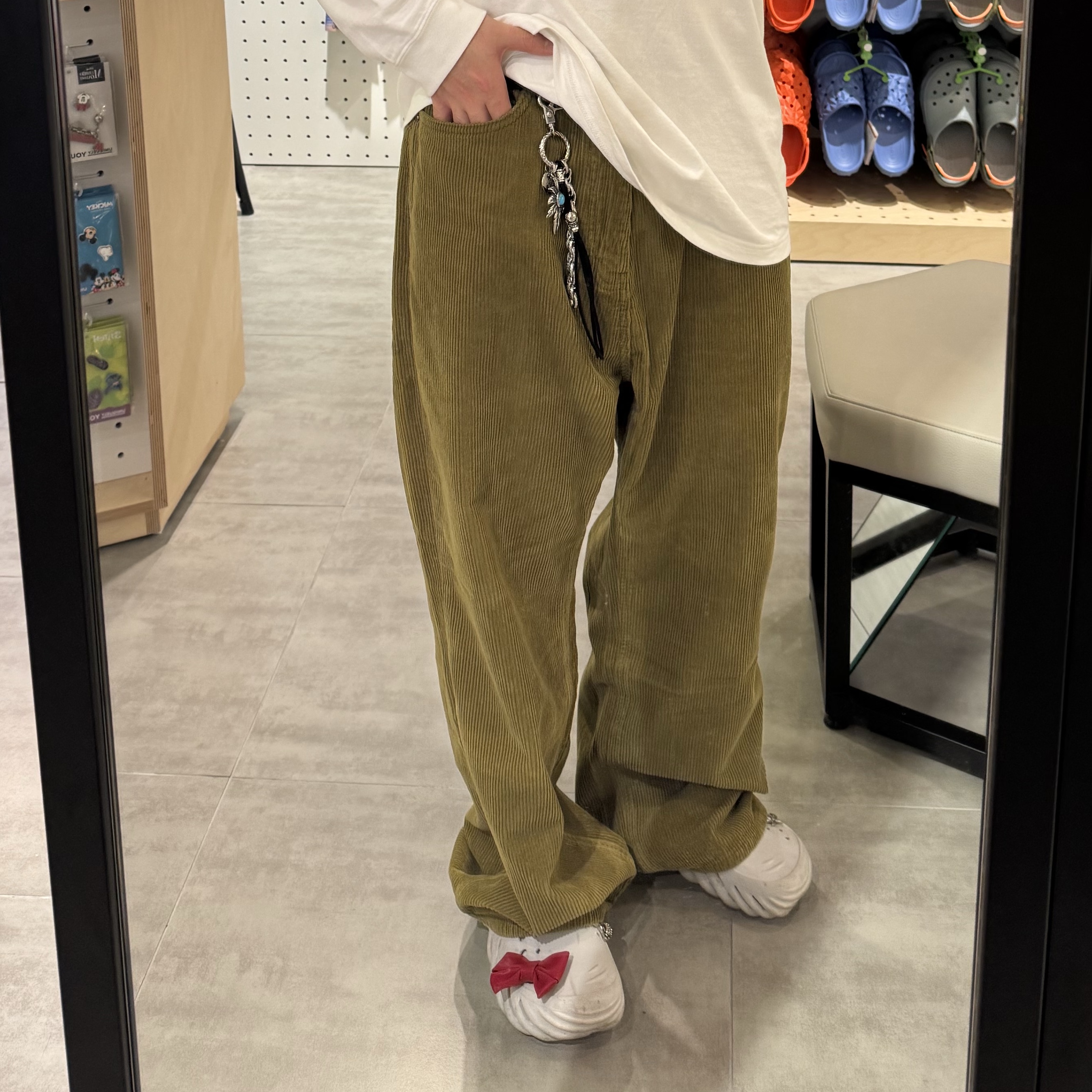 Crocs Echo Clog Atmosphere 착용 스타일 - 2
