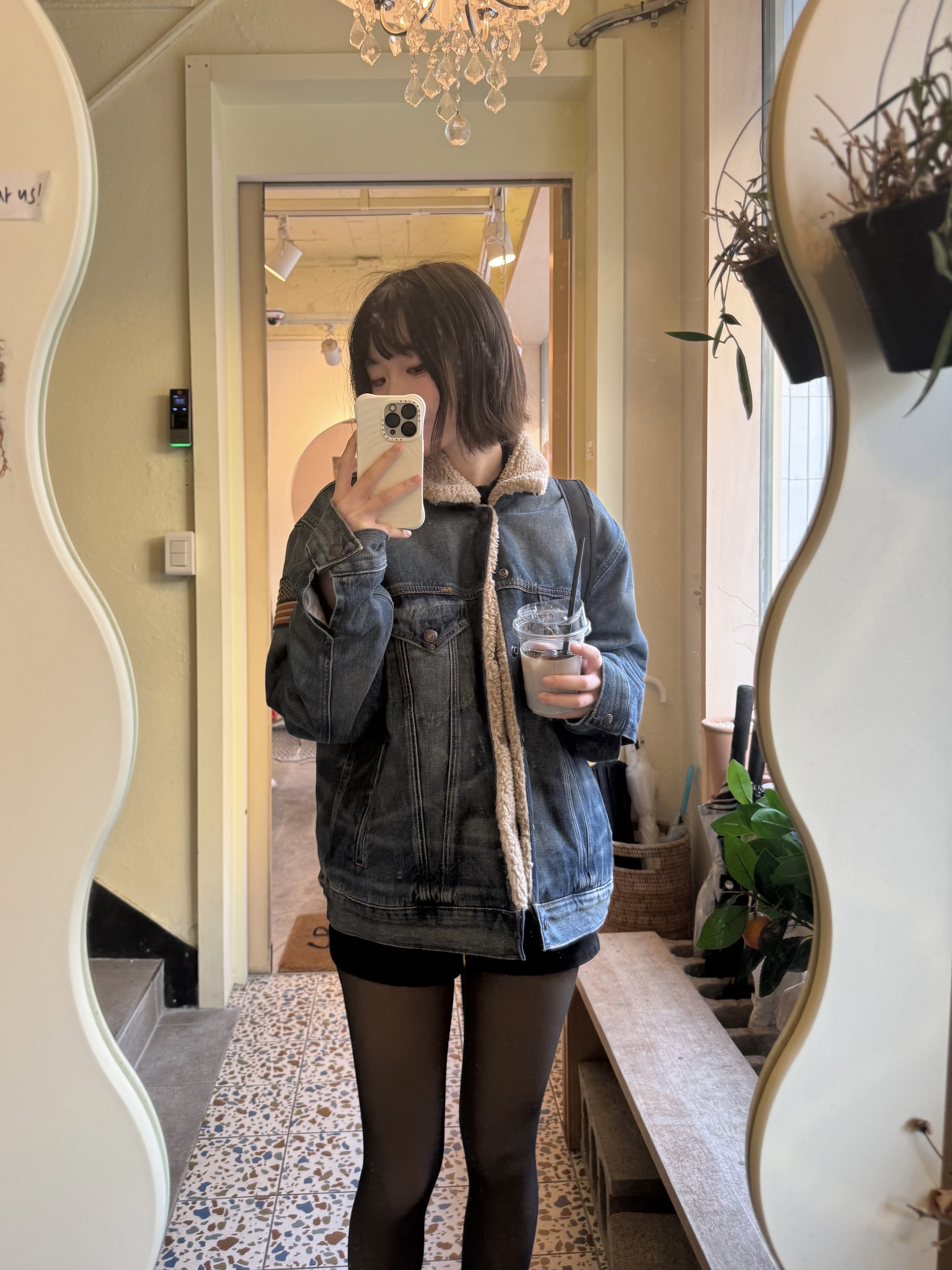 Arc'teryx Heliad 15 Backpack Black, (W) Dr. Martens 1490 Virginia Black 착용 스타일 - 2