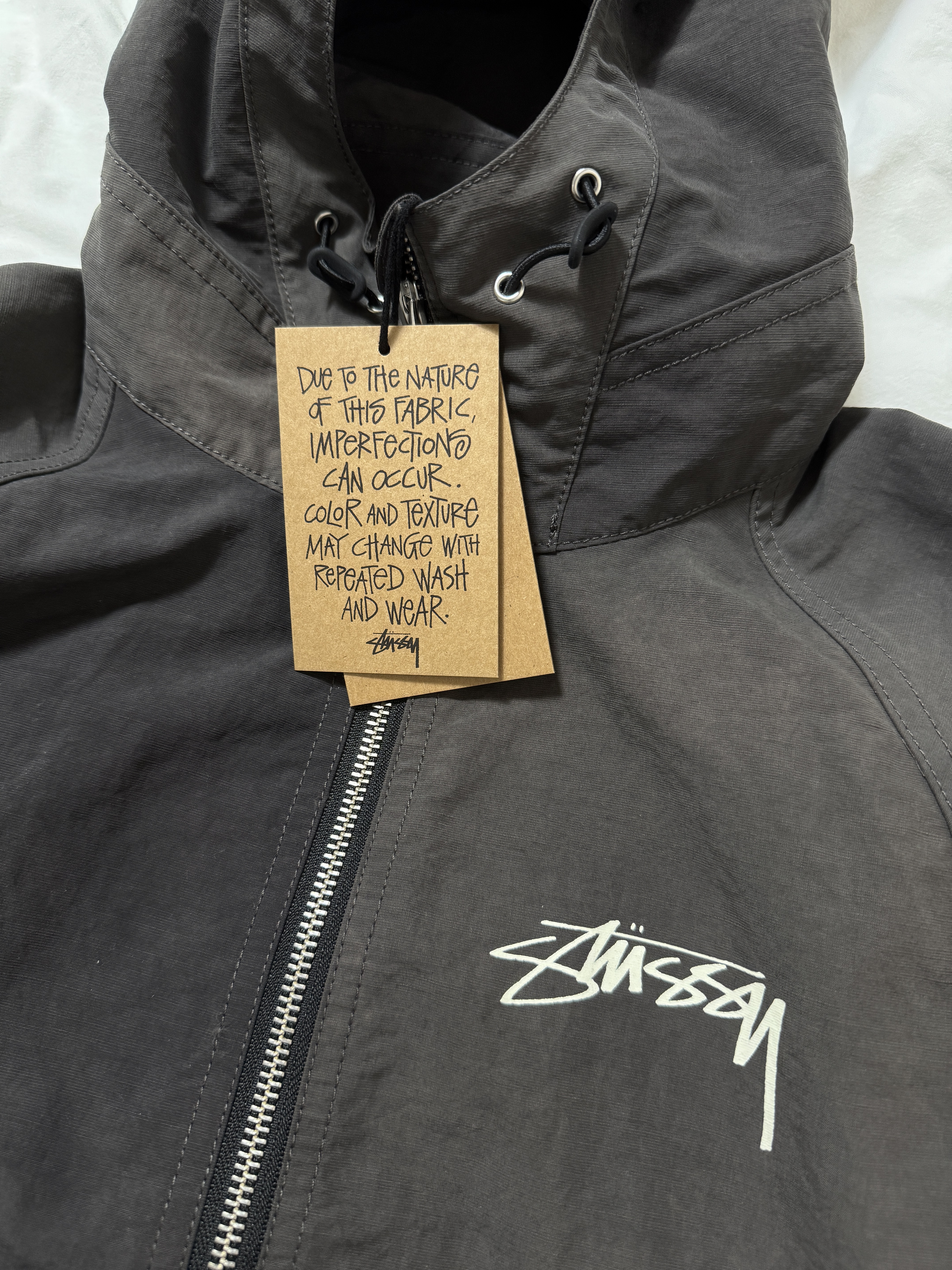 Stussy Wave Dye Beach Shell Jacket Black 착용 스타일 - 4