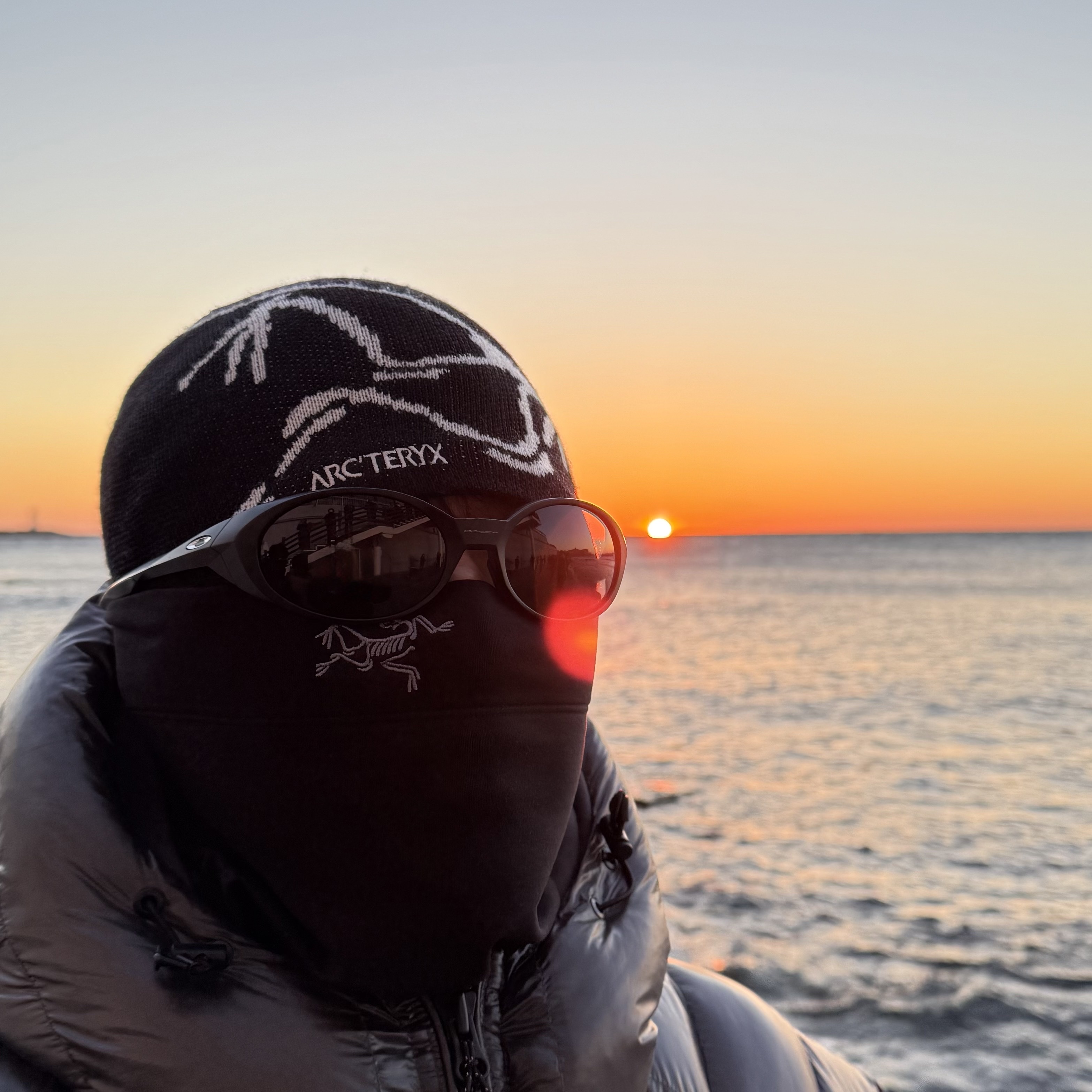 Oakley Eye Jacket Redux Matte Black Frame Prizm Grey Lenses High Bridge Fit, Arc'teryx Bird Head Toque Orca 착용 스타일 - 1