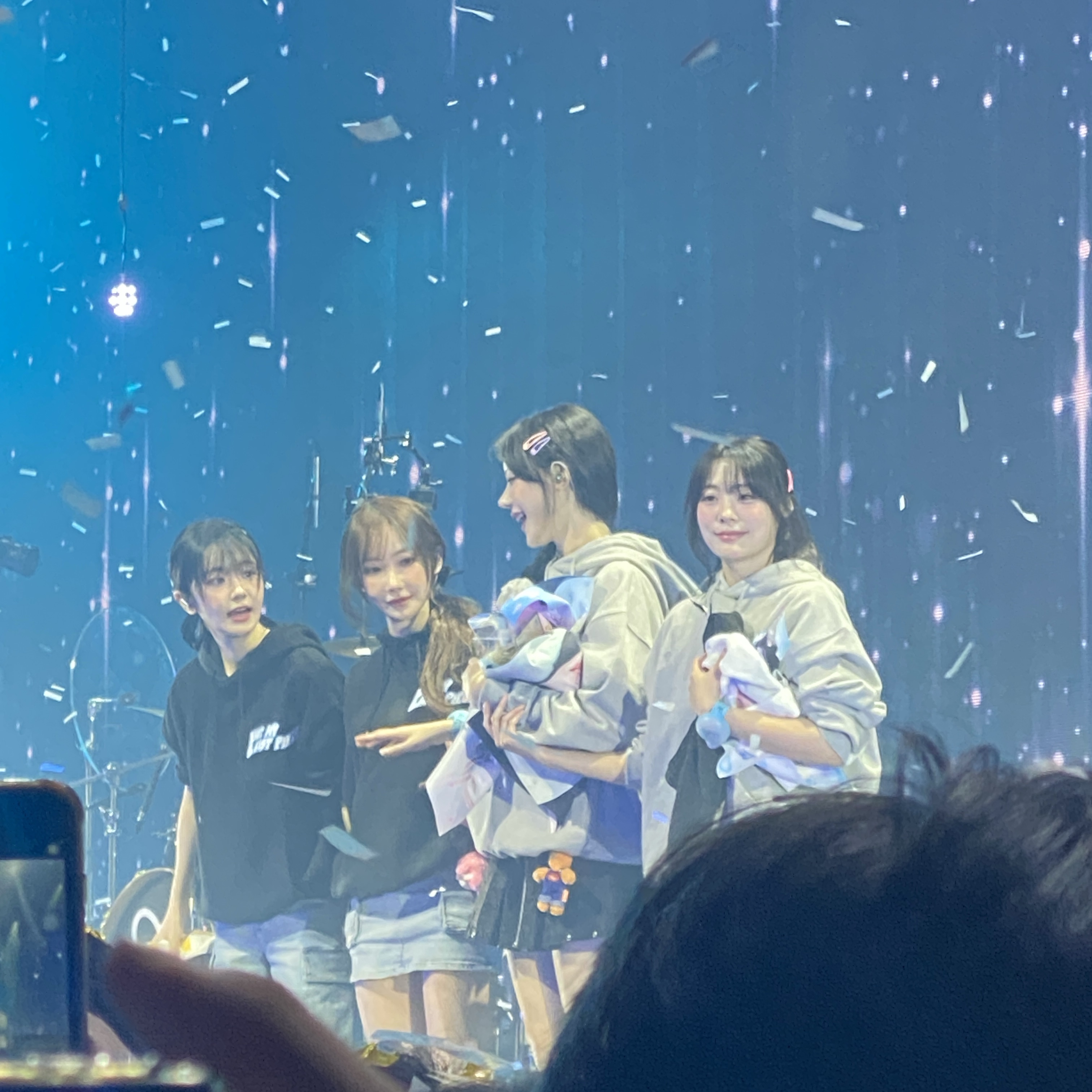 QWER The 1st Fan Concert [1, 2, QWER!]_SUN 착용 스타일