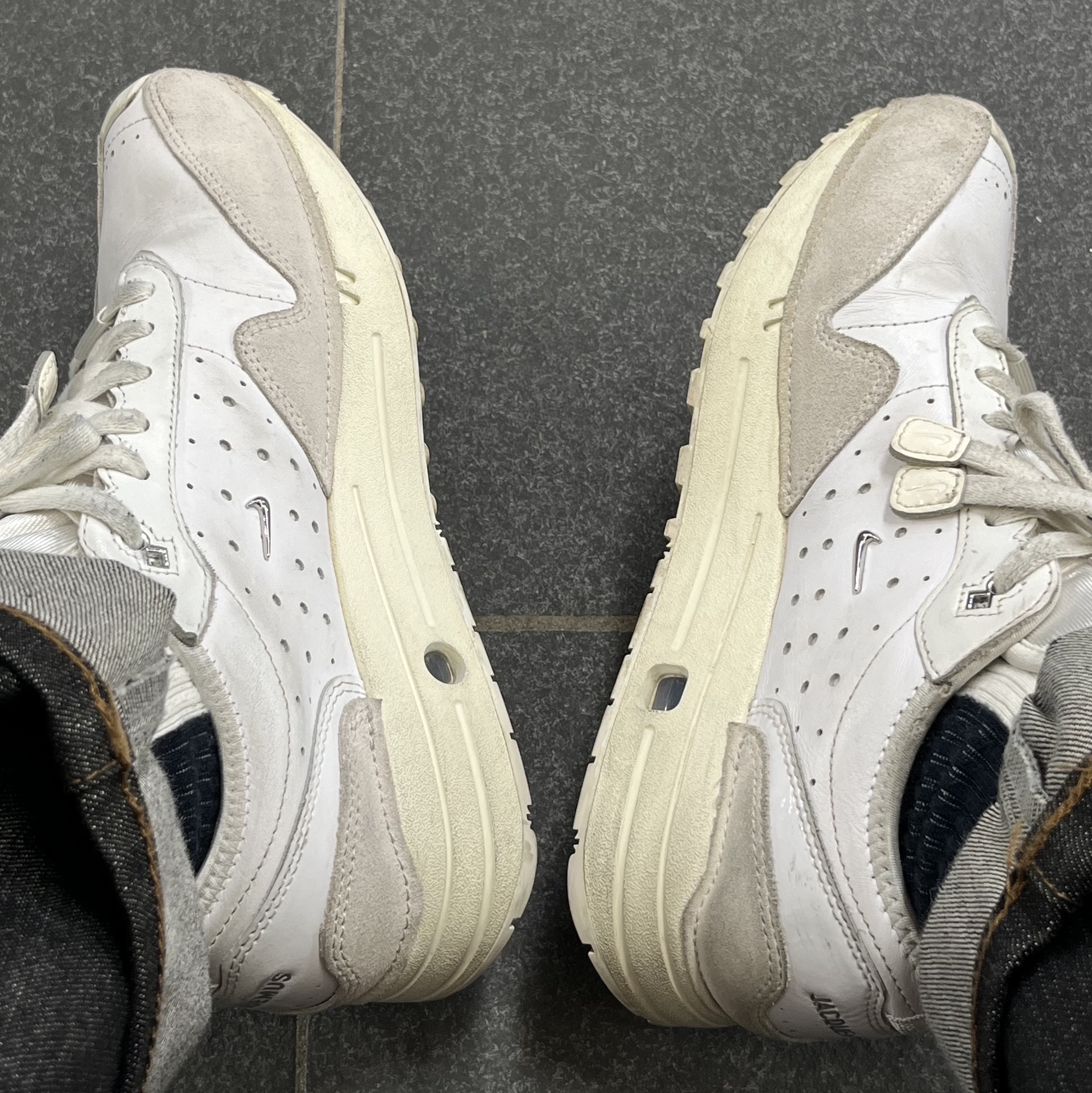 Nike x Jacquemus Air Max 1 '86 Sail and Summit White 착용 스타일 - 1