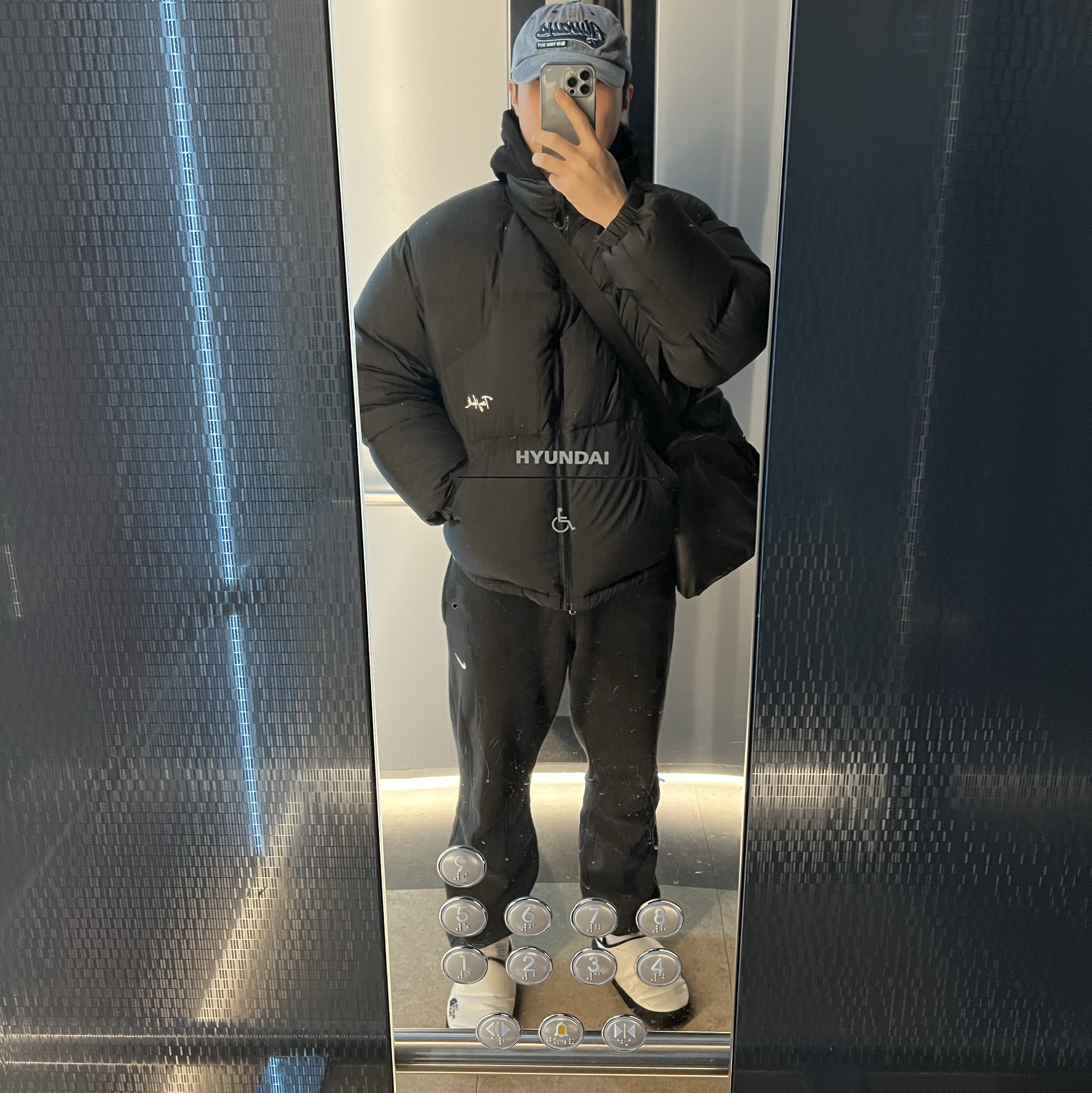 The North Face Nuptse Mule White 착용 스타일