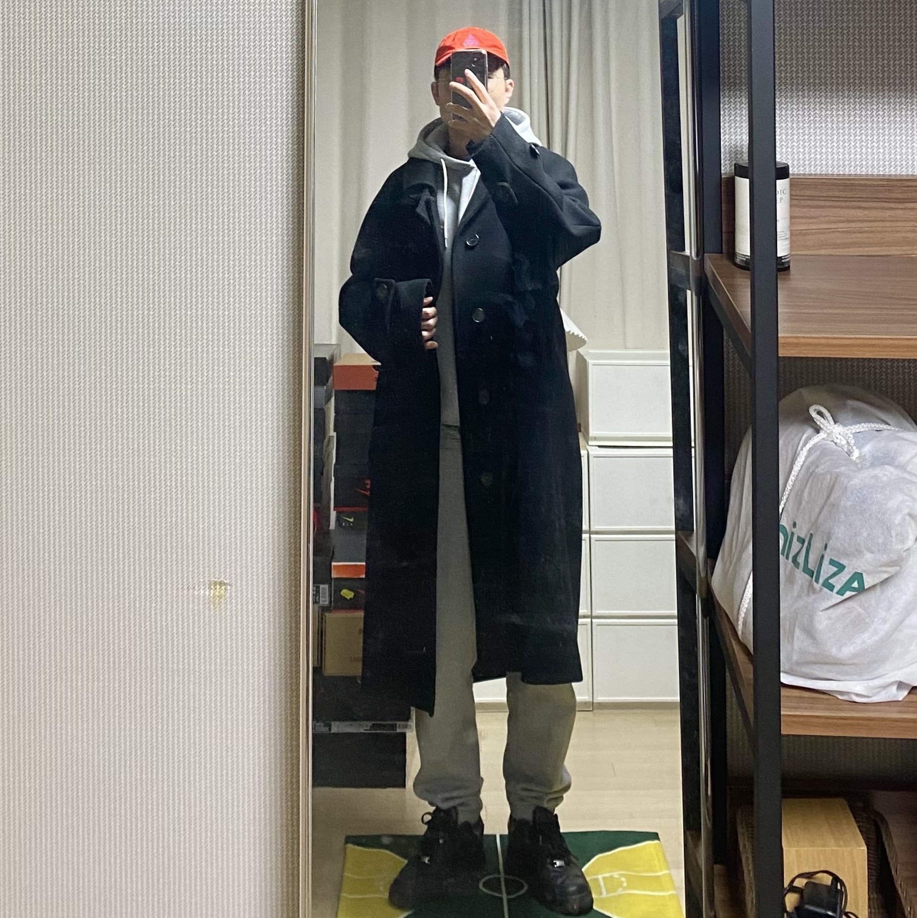 Nike x Supreme Air Force 1 Low Black, Undermycar Legion.02 Balmacaan Oversized Wool Coat Black 착용 스타일