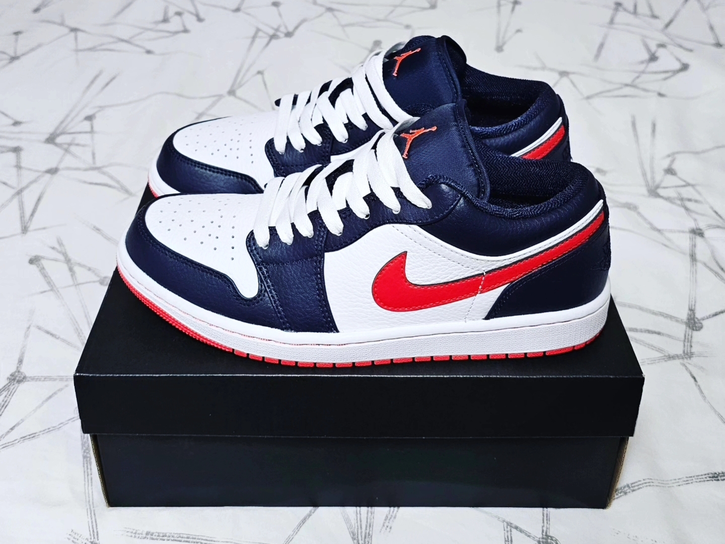 Jordan 1 Low Obsidian Ember Glow 착용 스타일 - 2