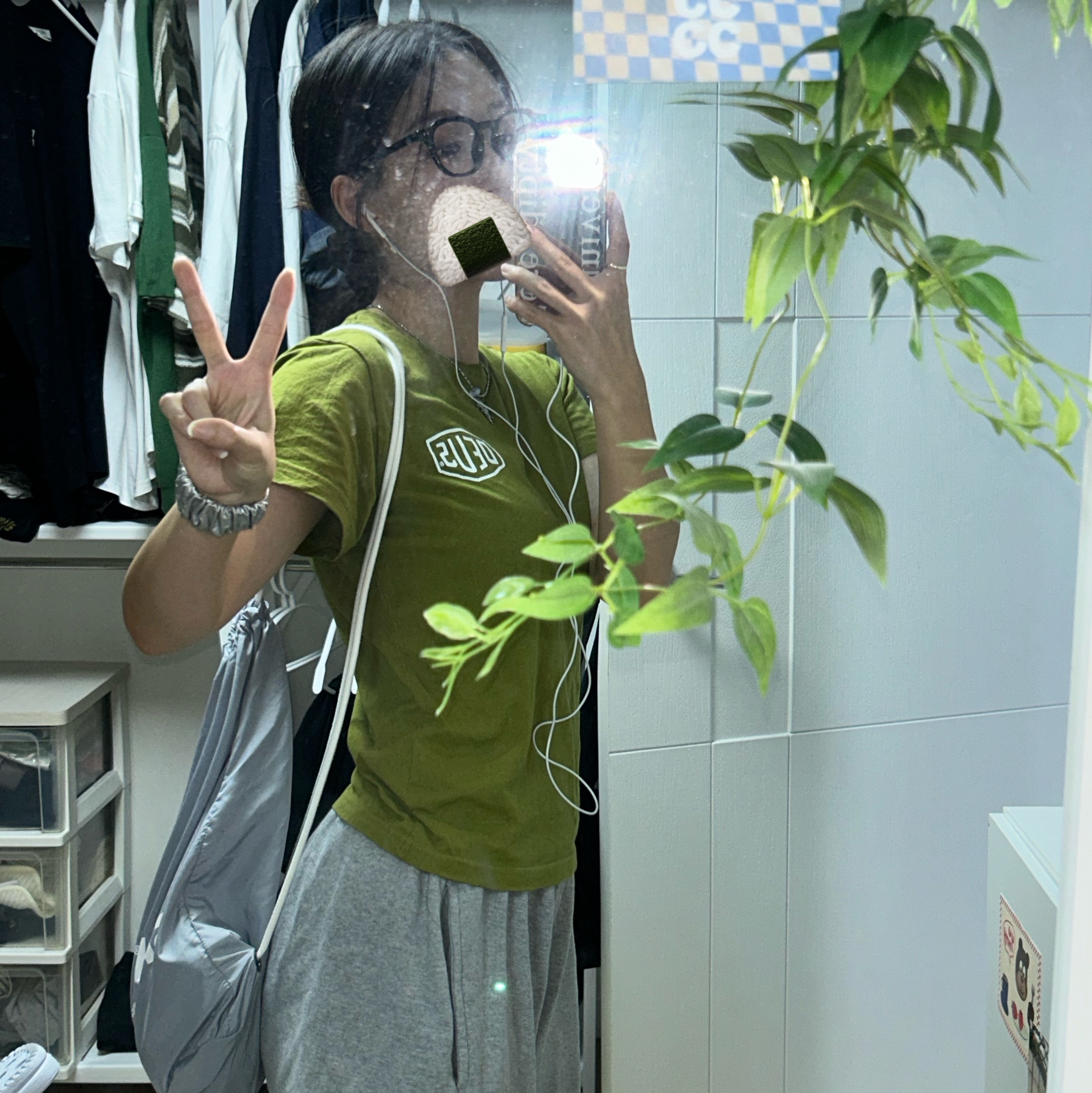 (Kids) Deus Ex Machina College Samcheong T-Shirt Rover Green 착용 스타일