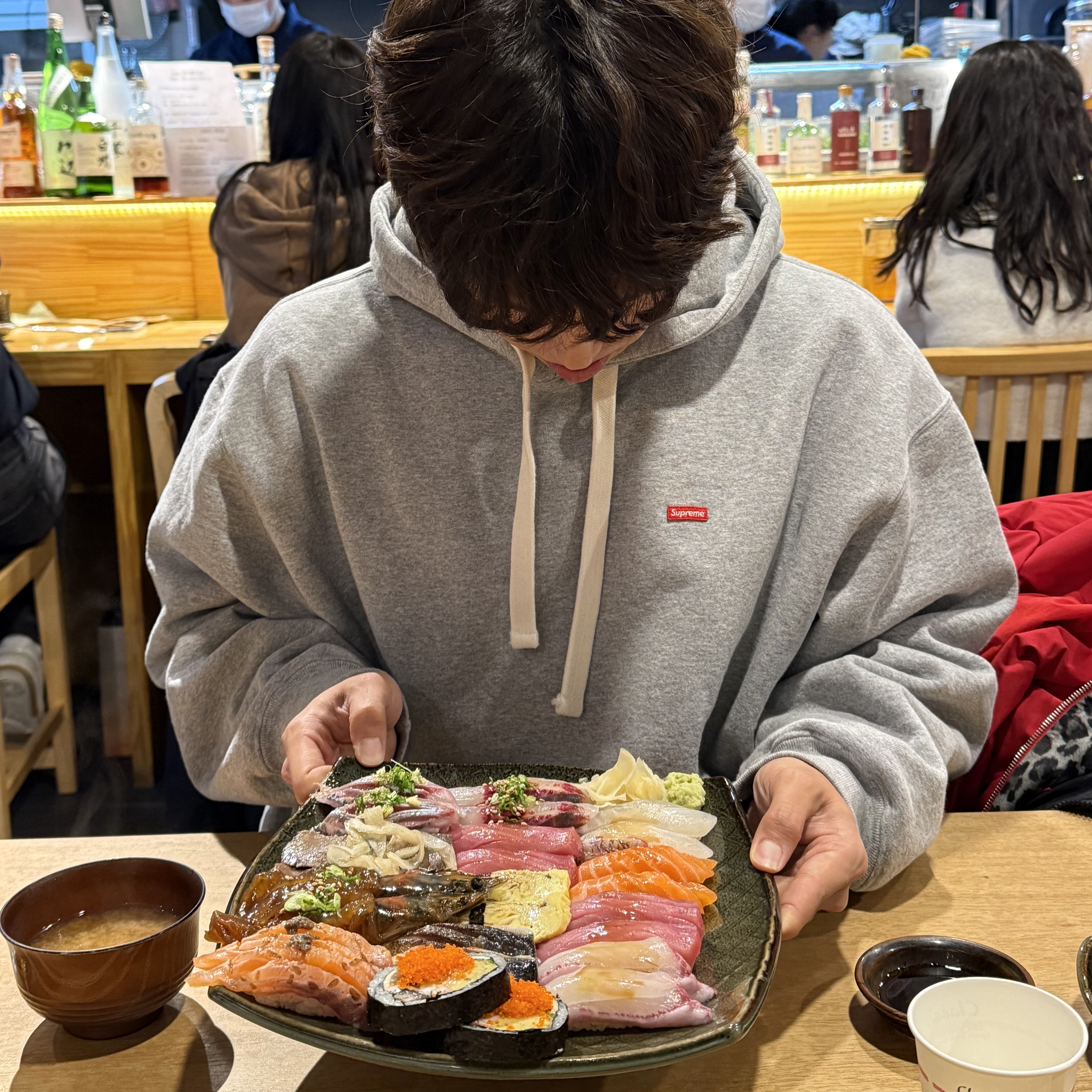 Supreme Small Box Drawcord Hooded Sweatshirt Heather Grey - 23FW 착용 스타일