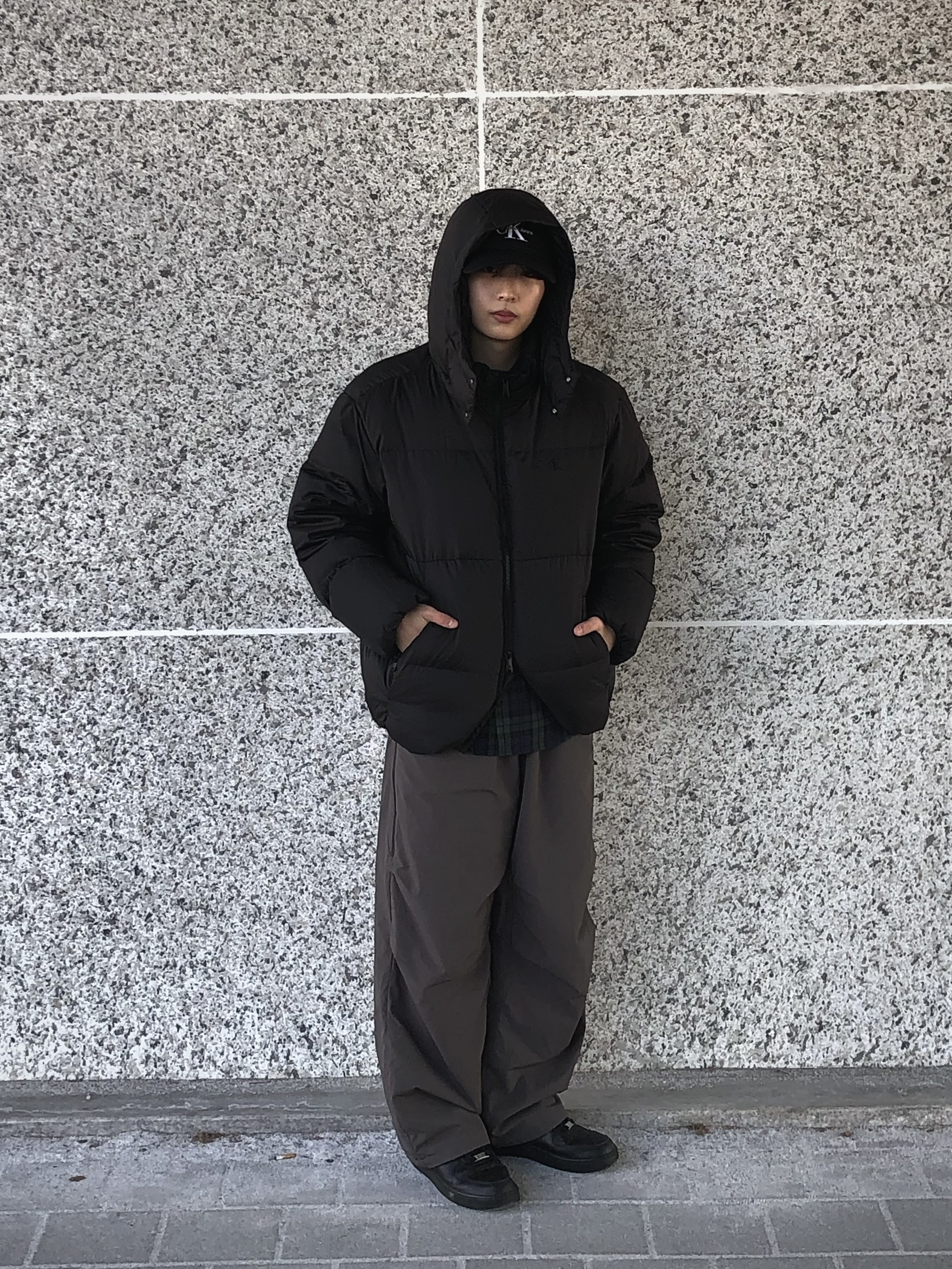 Nike Air Force 1 '07 Low Triple Black 착용 스타일 - 1