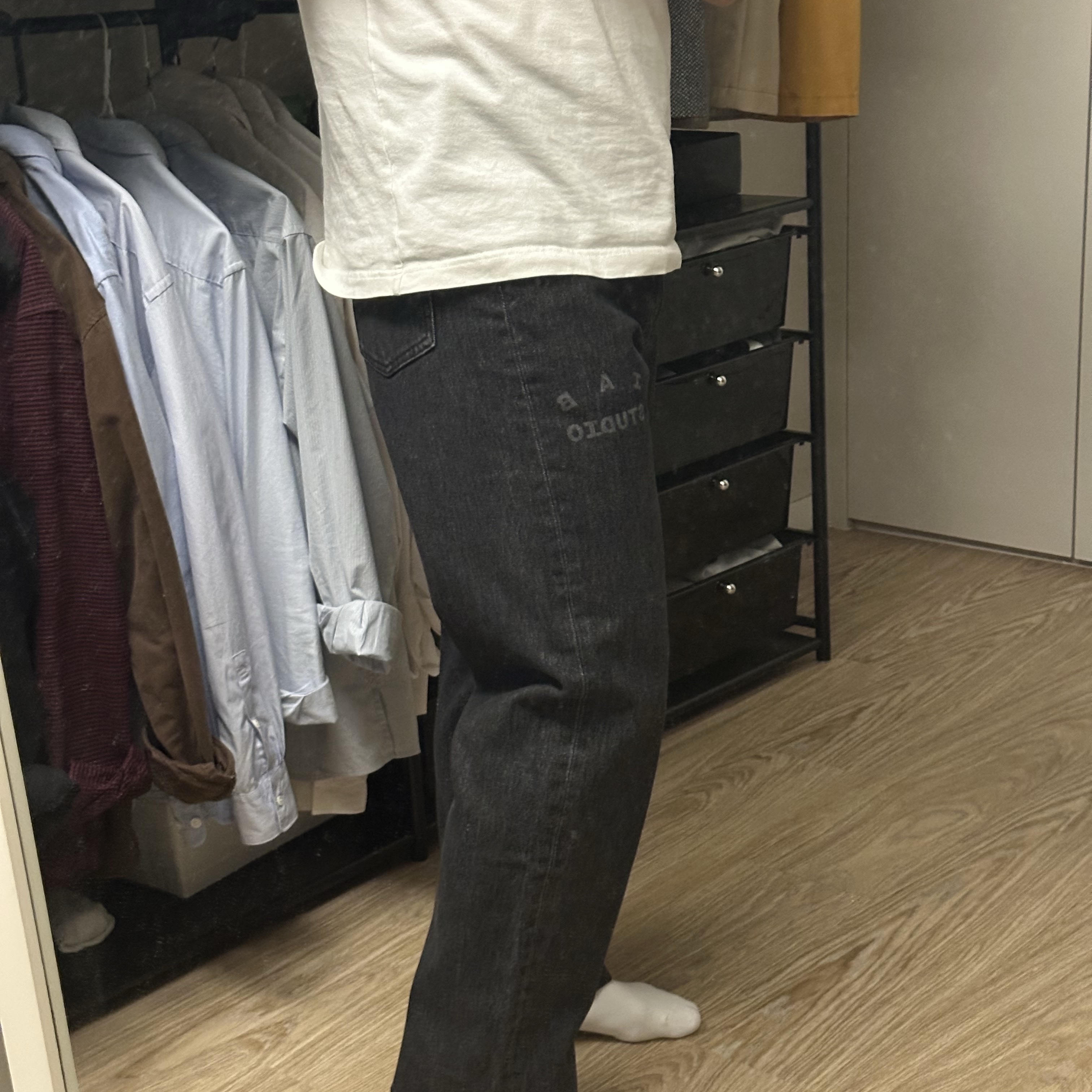 IAB Studio Japanese Washed Denim Pants Black 착용 스타일 - 2