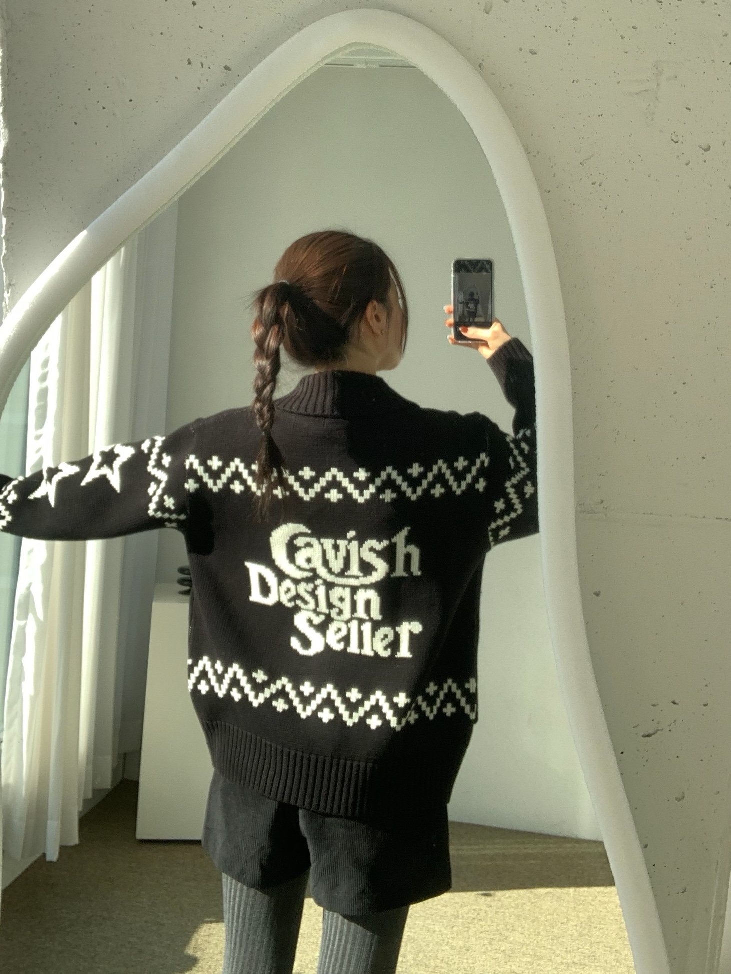 CAVISH Cats Zip Up Cardigan Black 착용 스타일 - 4