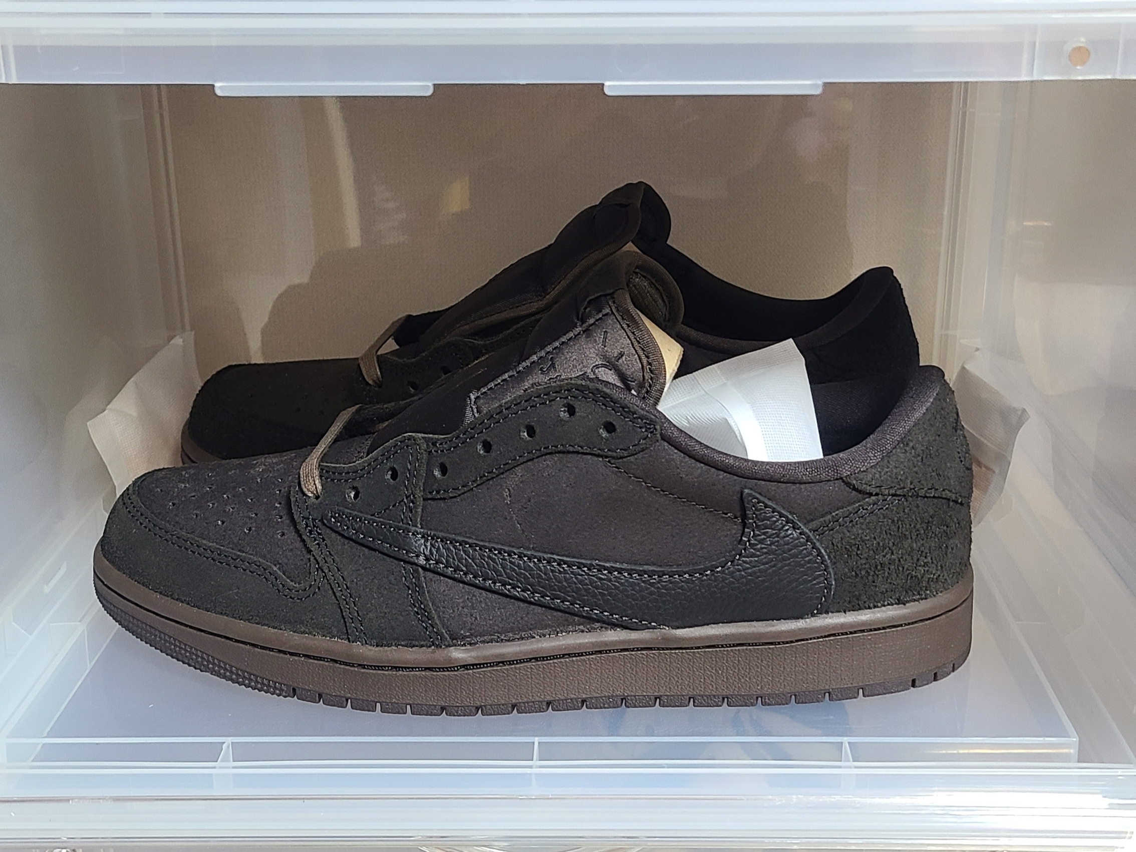 Jordan 1 x Travis Scott Retro Low OG SP Velvet Brown and Dark Mocha 착용 스타일 - 1