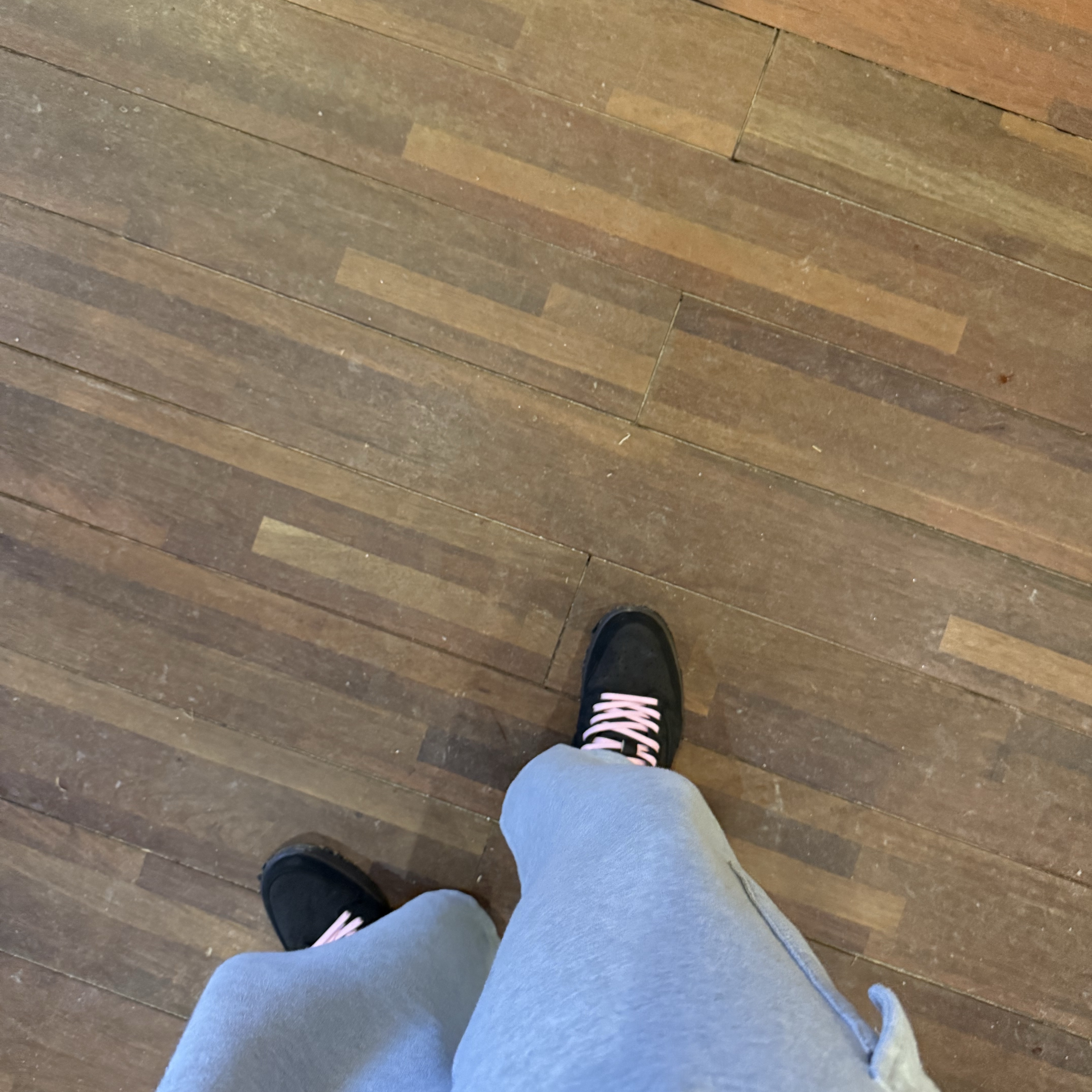 Jordan 1 x Travis Scott Retro Low OG SP Velvet Brown and Dark Mocha 착용 스타일