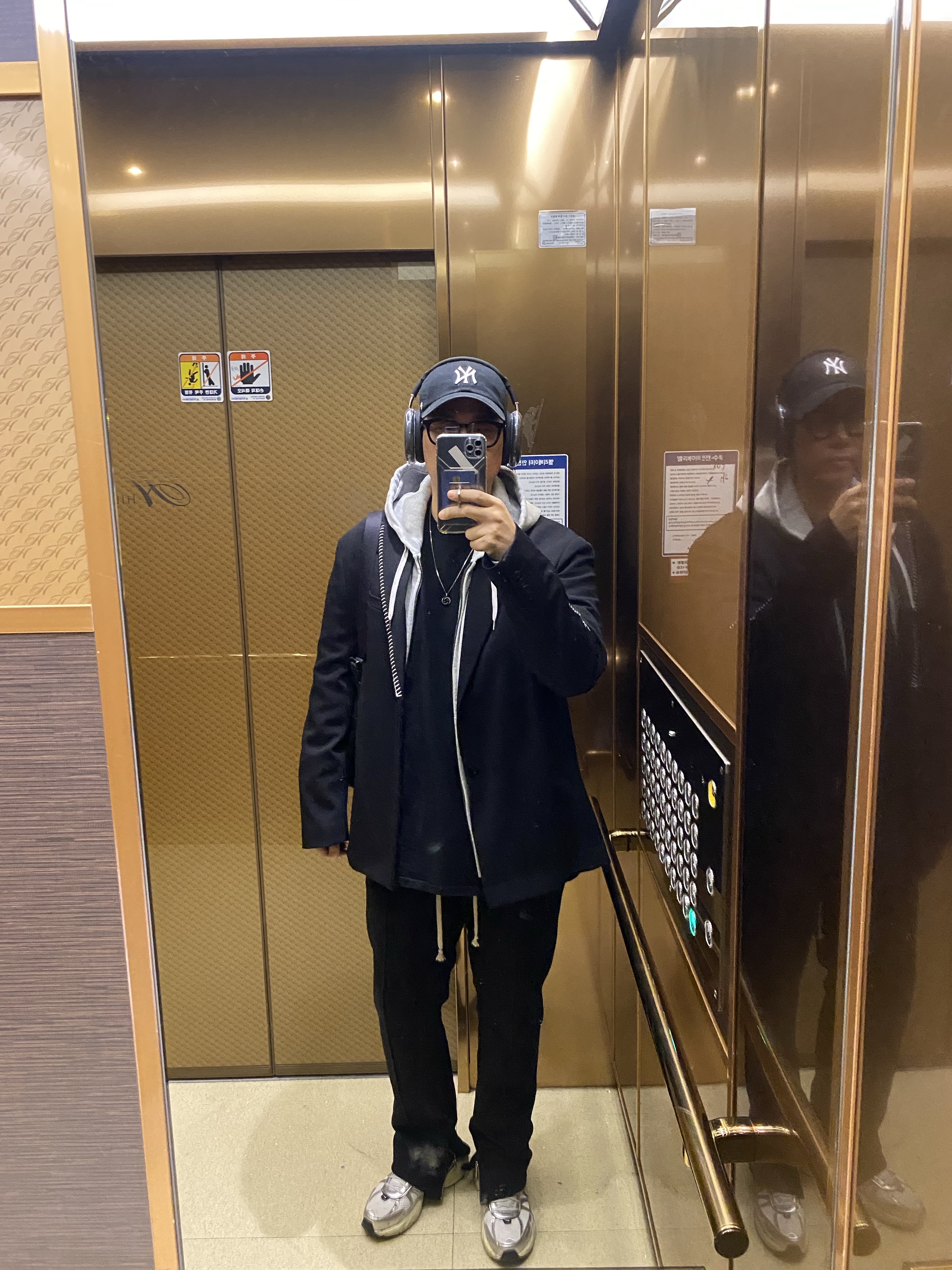 Apple AirPods Max USB C Midnight (Korean Ver.), 47 Brand New York Yankees BW Clean Up Black 착용 스타일