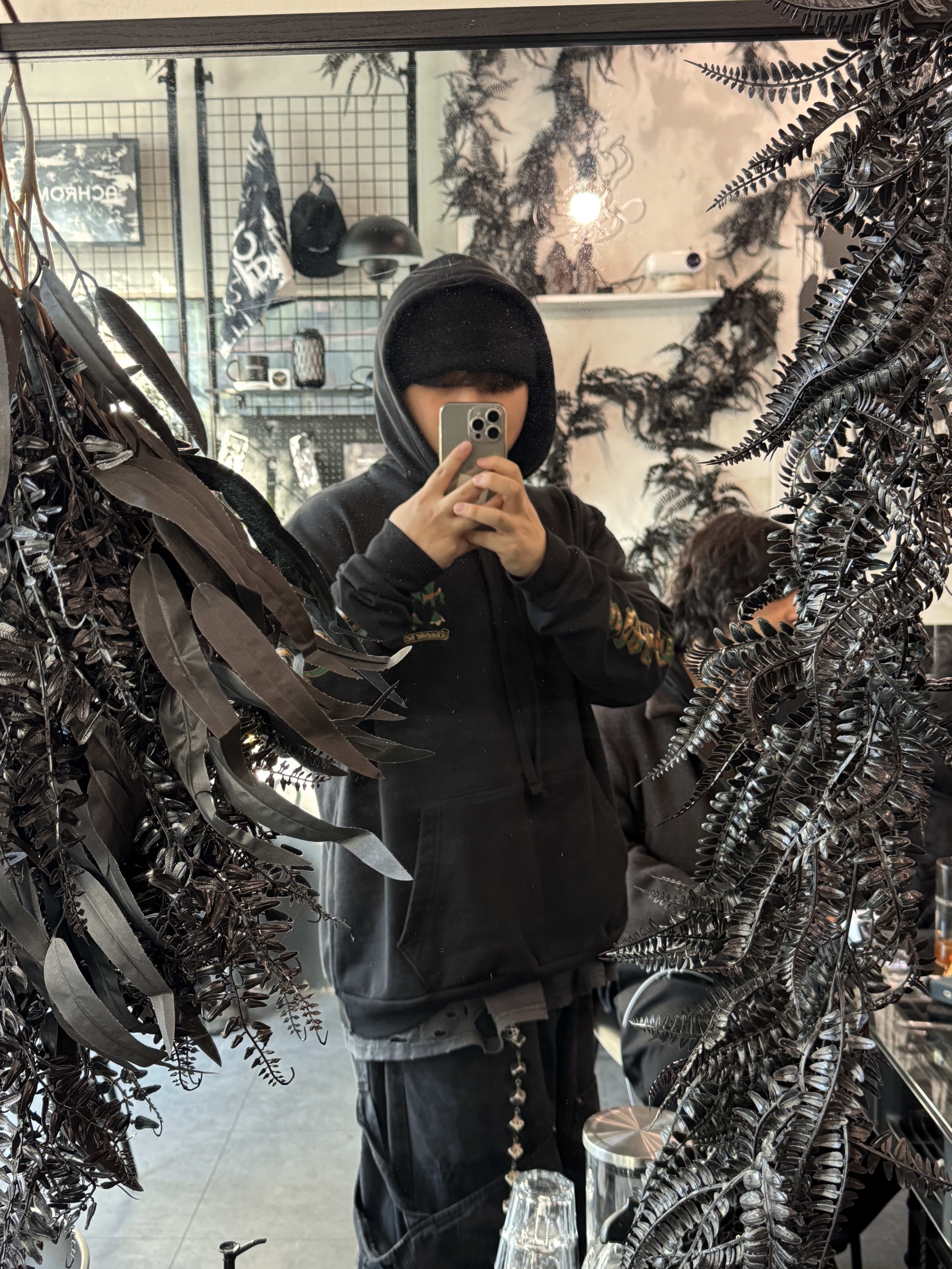 Chrome Hearts Camo Horseshoe Hoodie Black 착용 스타일