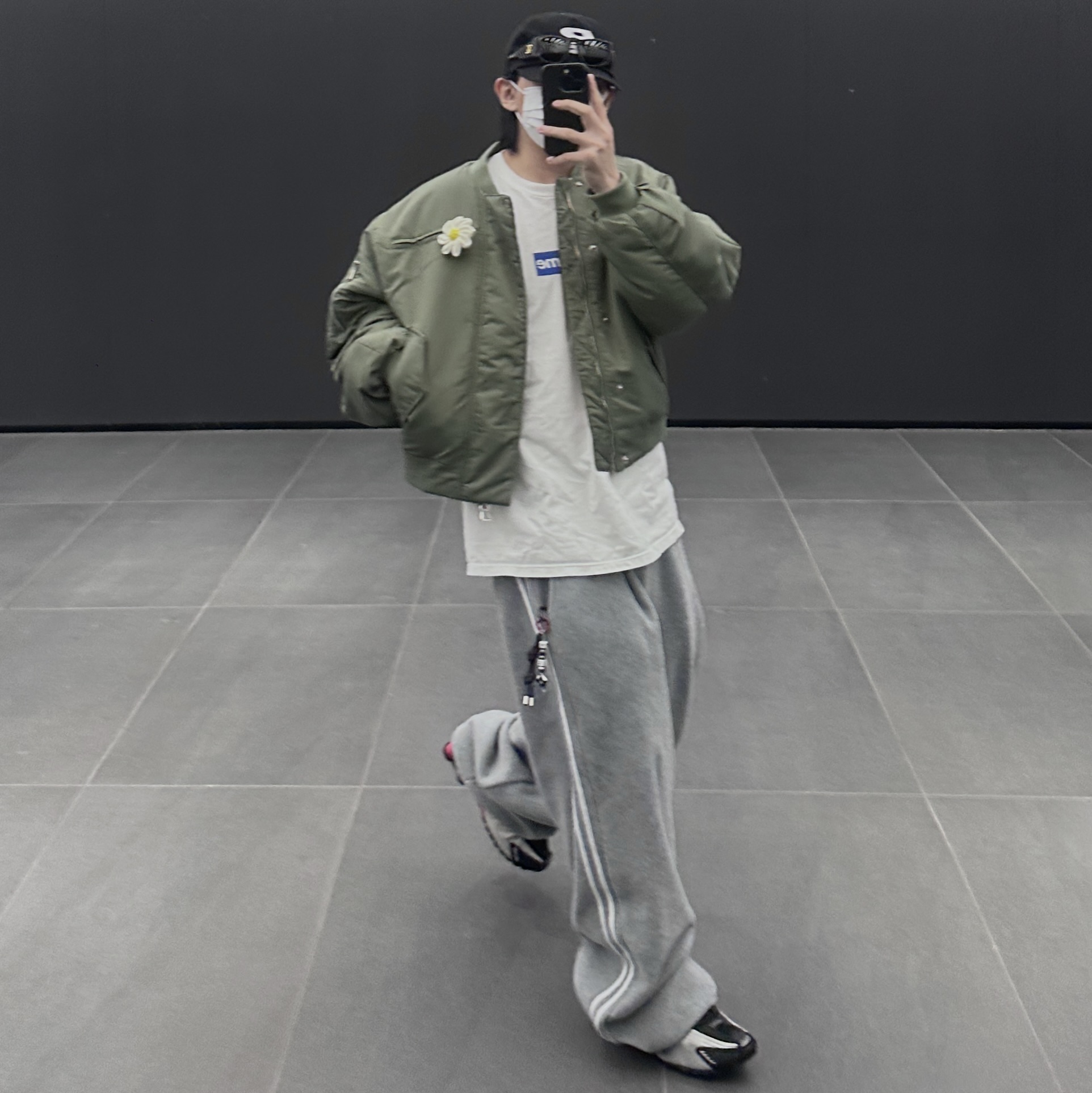 Supreme Seoul Box Logo T-Shirt White - 23FW 착용 스타일