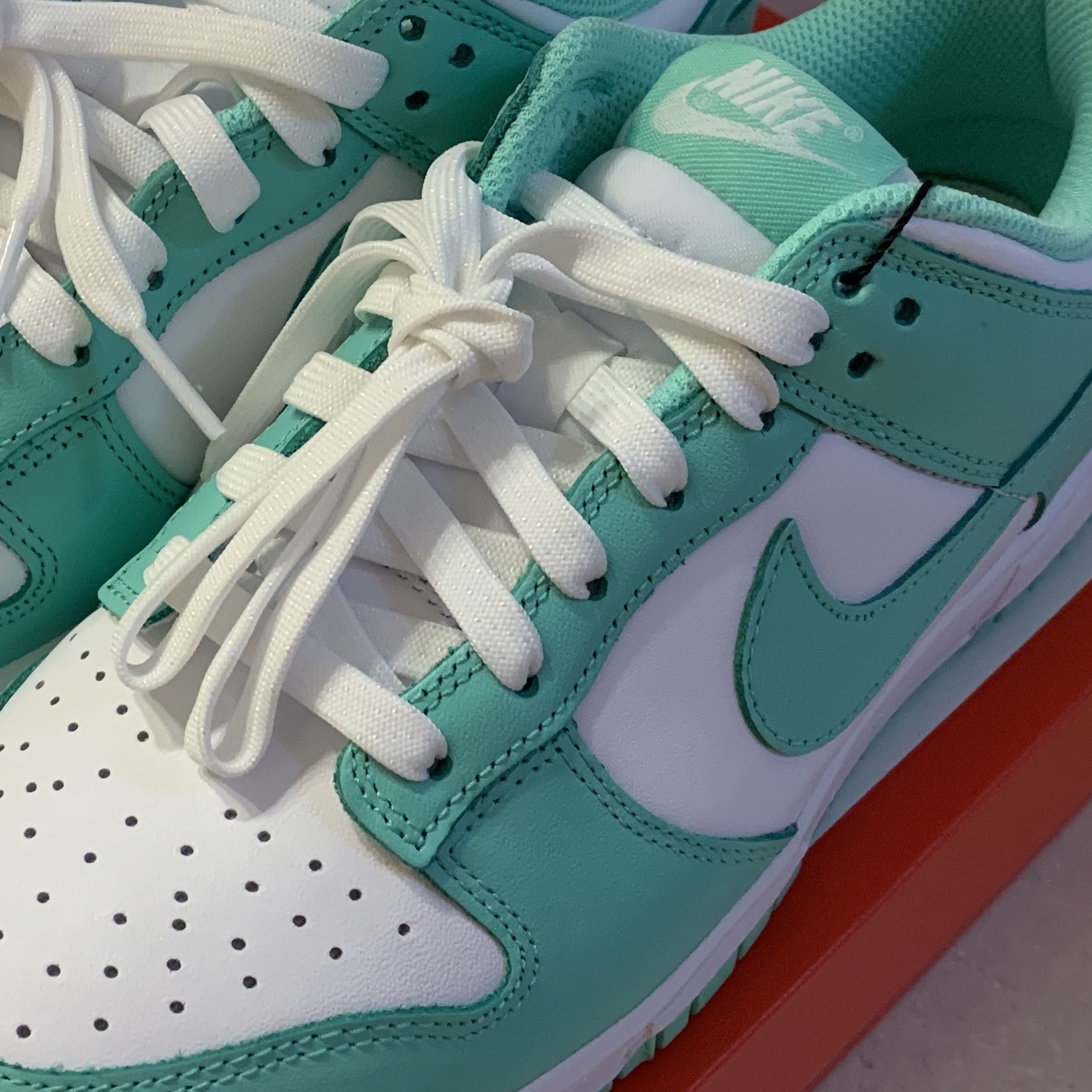 (W) Nike Dunk Low Green Glow 착용 스타일