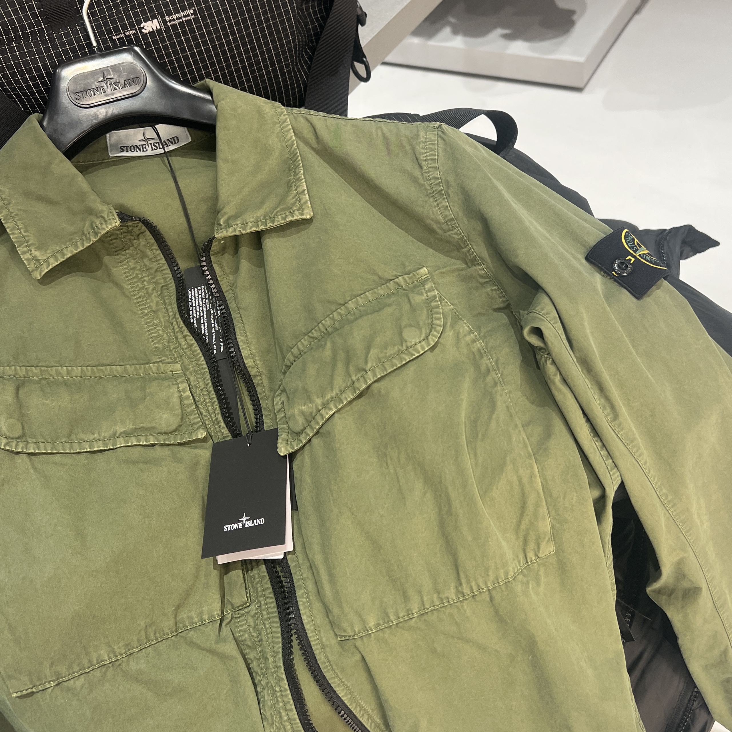 Stone Island 101WN Brushed Cotton Canvas T.CO+OLD Overshirt Olive Green - 22FW 착용 스타일 - 1