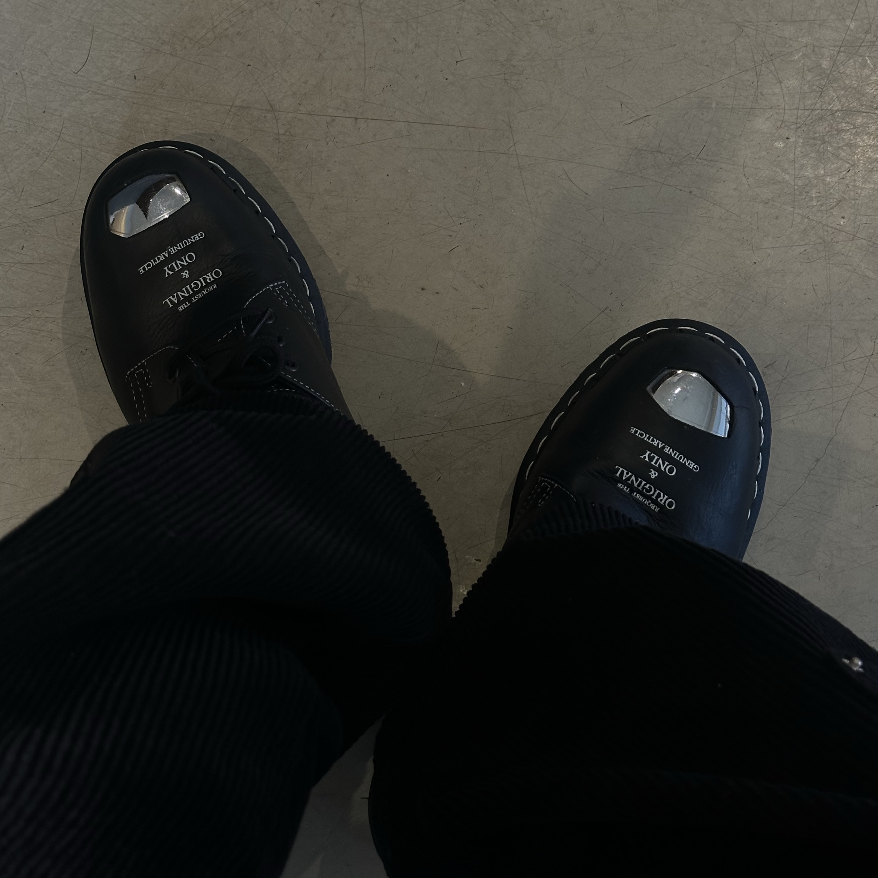 Dr. Martens 1461 Bex Steel Toe Overdrive Black 착용 스타일