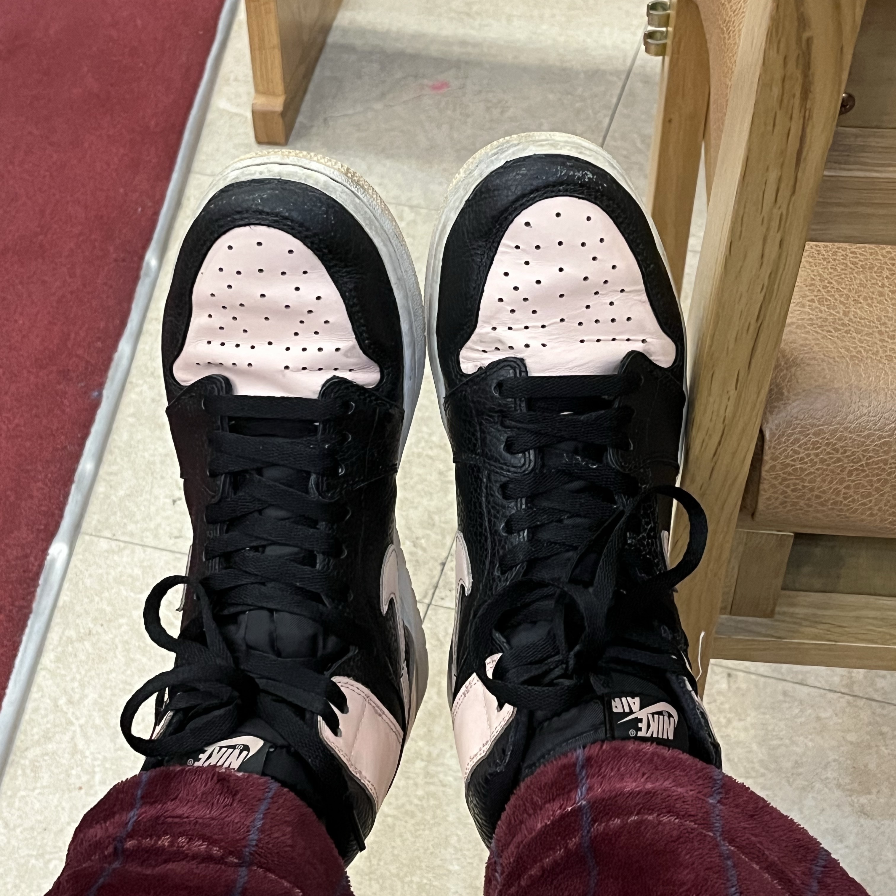 Jordan 1 Retro High OG Crimson Tint 착용 스타일