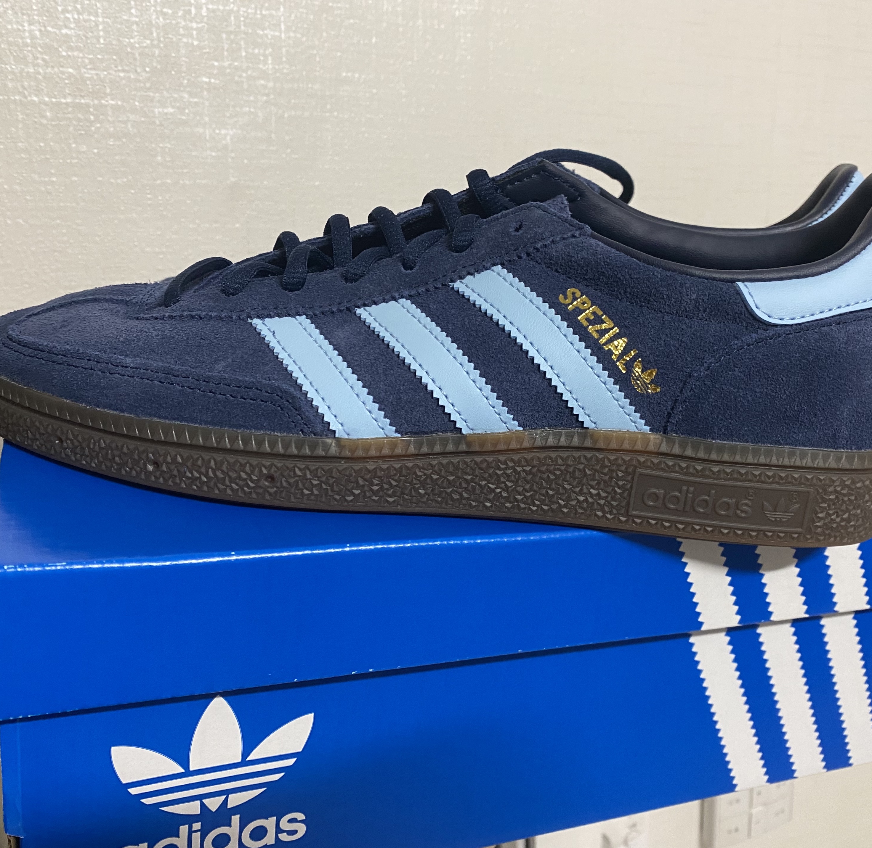 Adidas Spezial Handball Collegiate Navy 착용 스타일