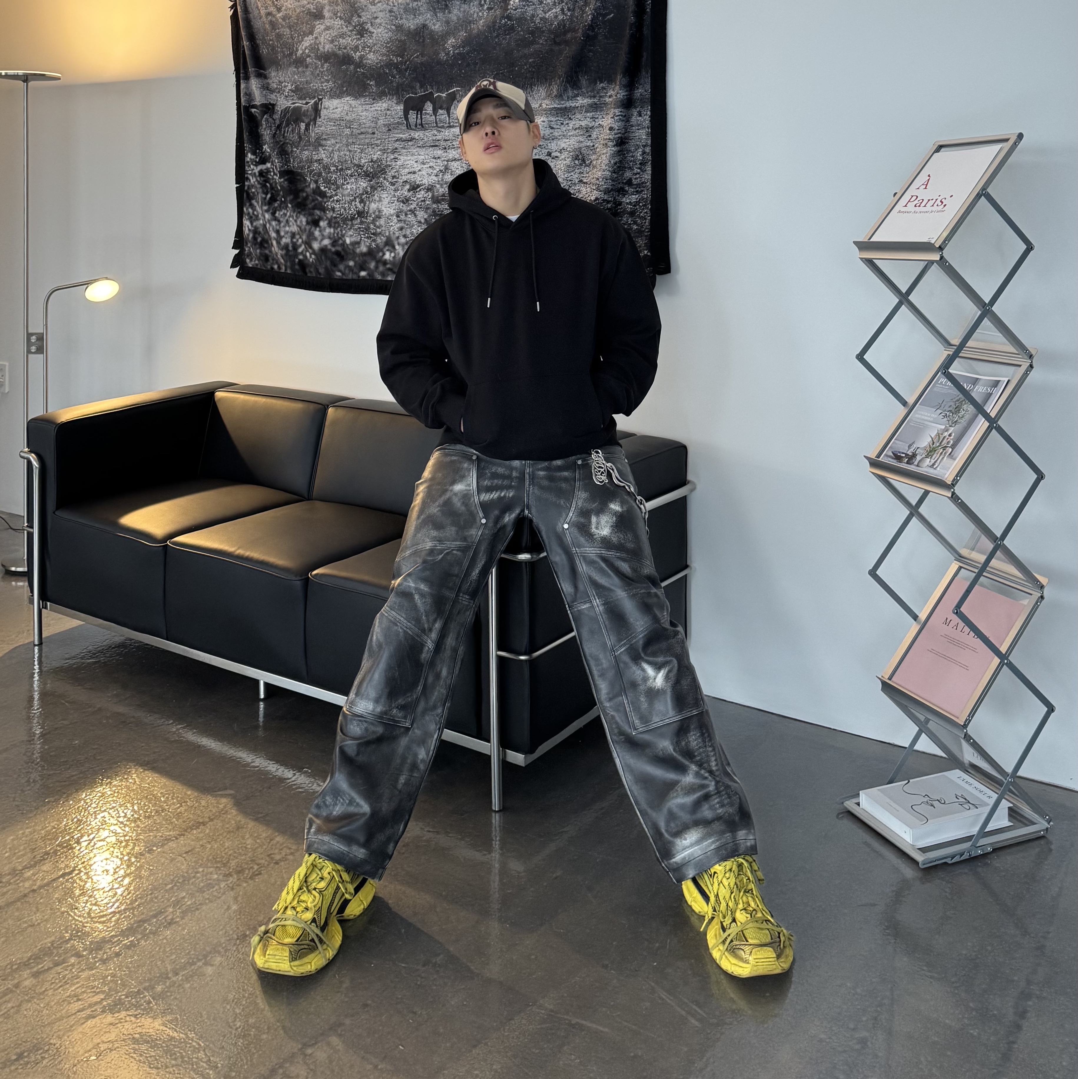 Balenciaga 3XL Sneakers Yellow Black 착용 스타일 - 1