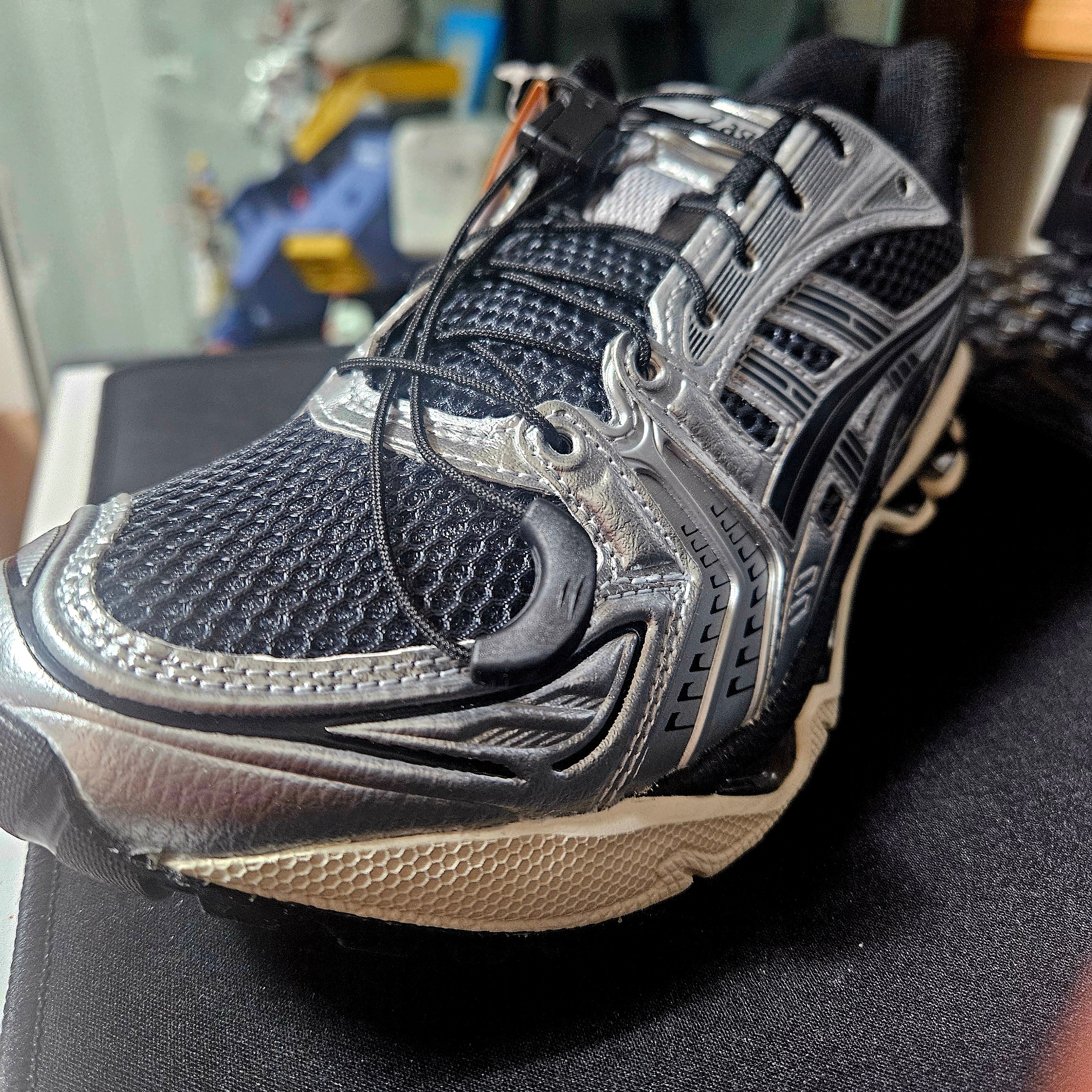Asics Unlimited Gel-Kayano 14 Carrier Grey Black 착용 스타일