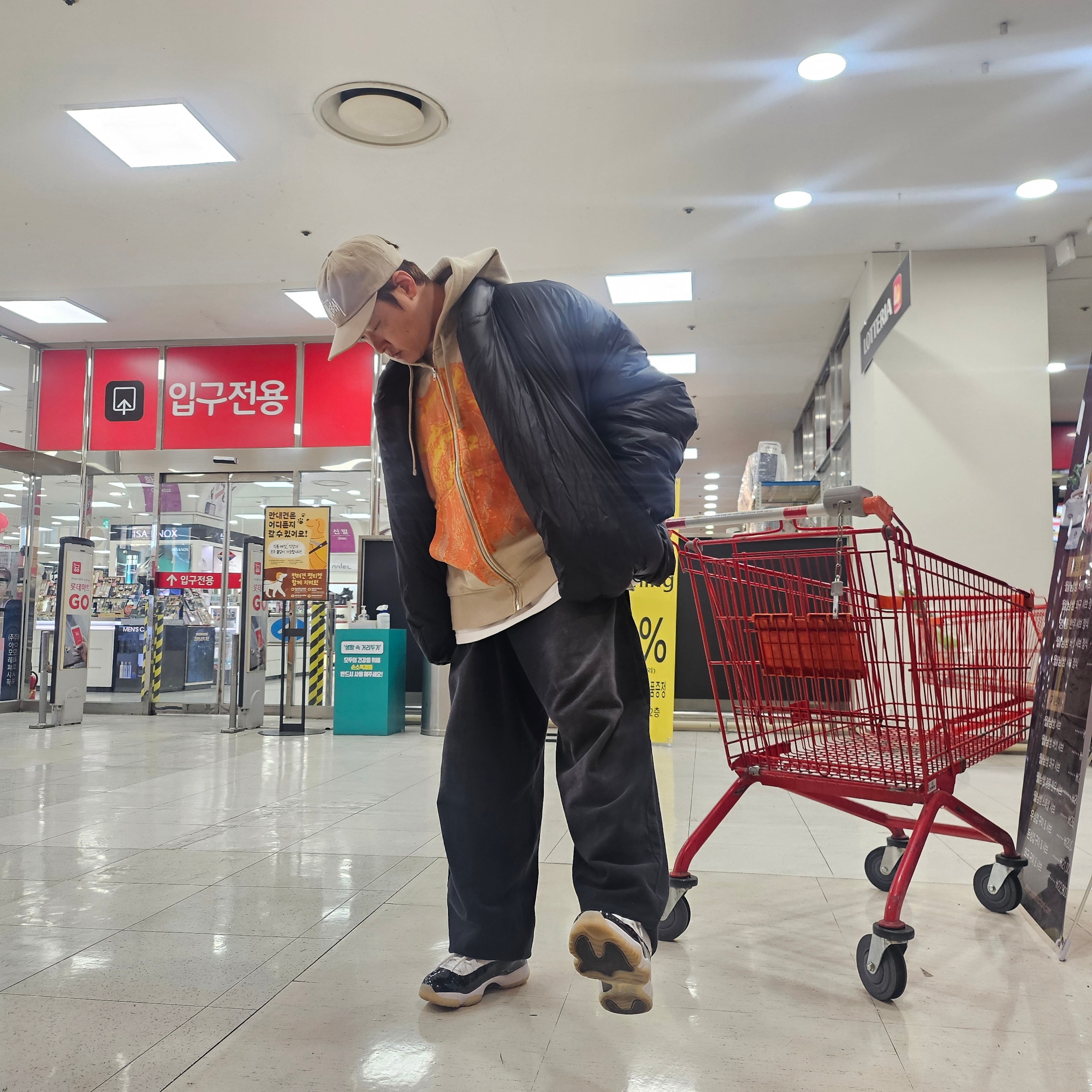 Stussy Basic Strapback Cap Khaki, Stussy Web Zip Hoodie Khaki 착용 스타일 - 2