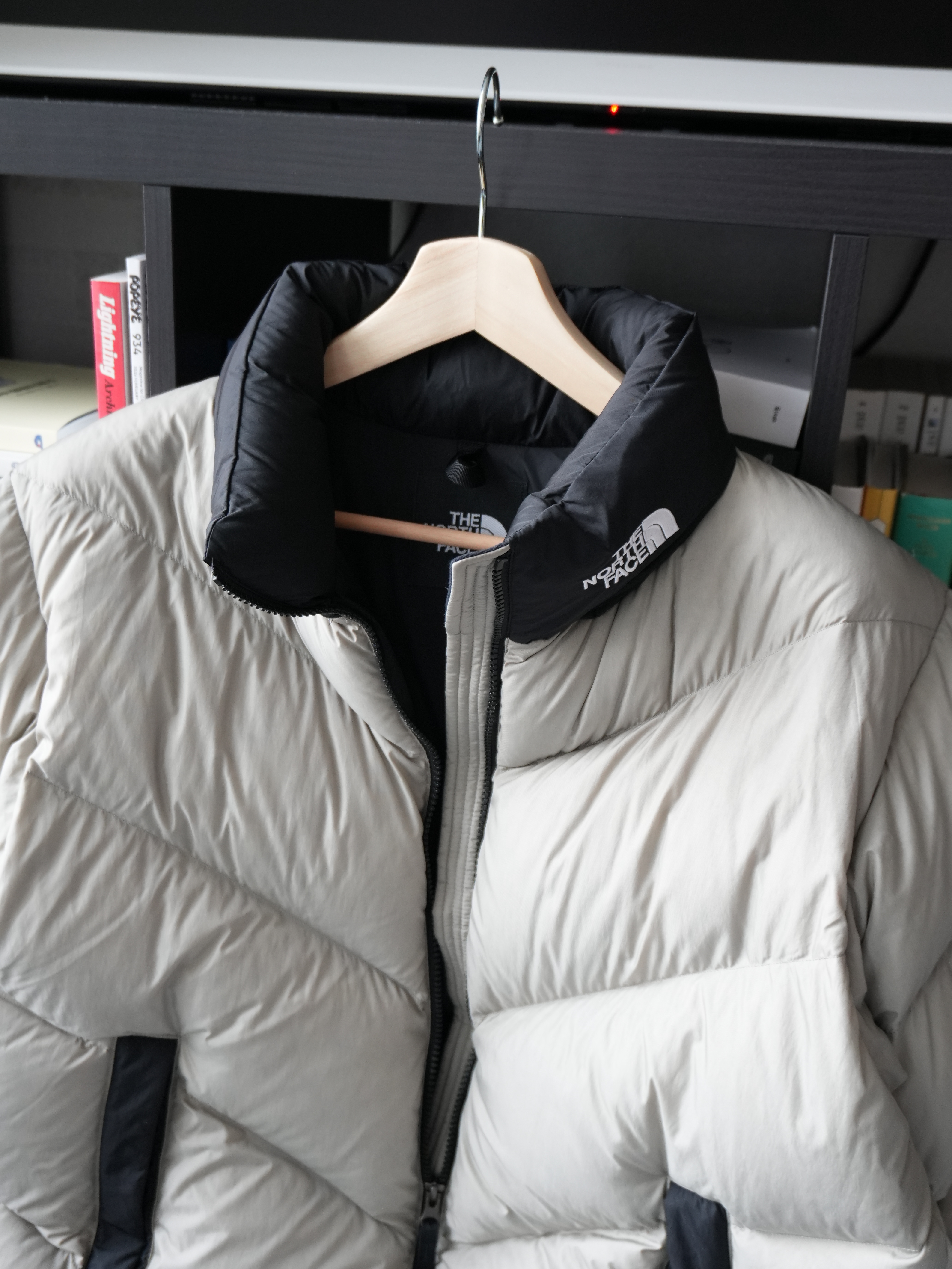 Hoka Ora Primo Black, The North Face Ascent Jacket Clay Grey 착용 스타일 - 4