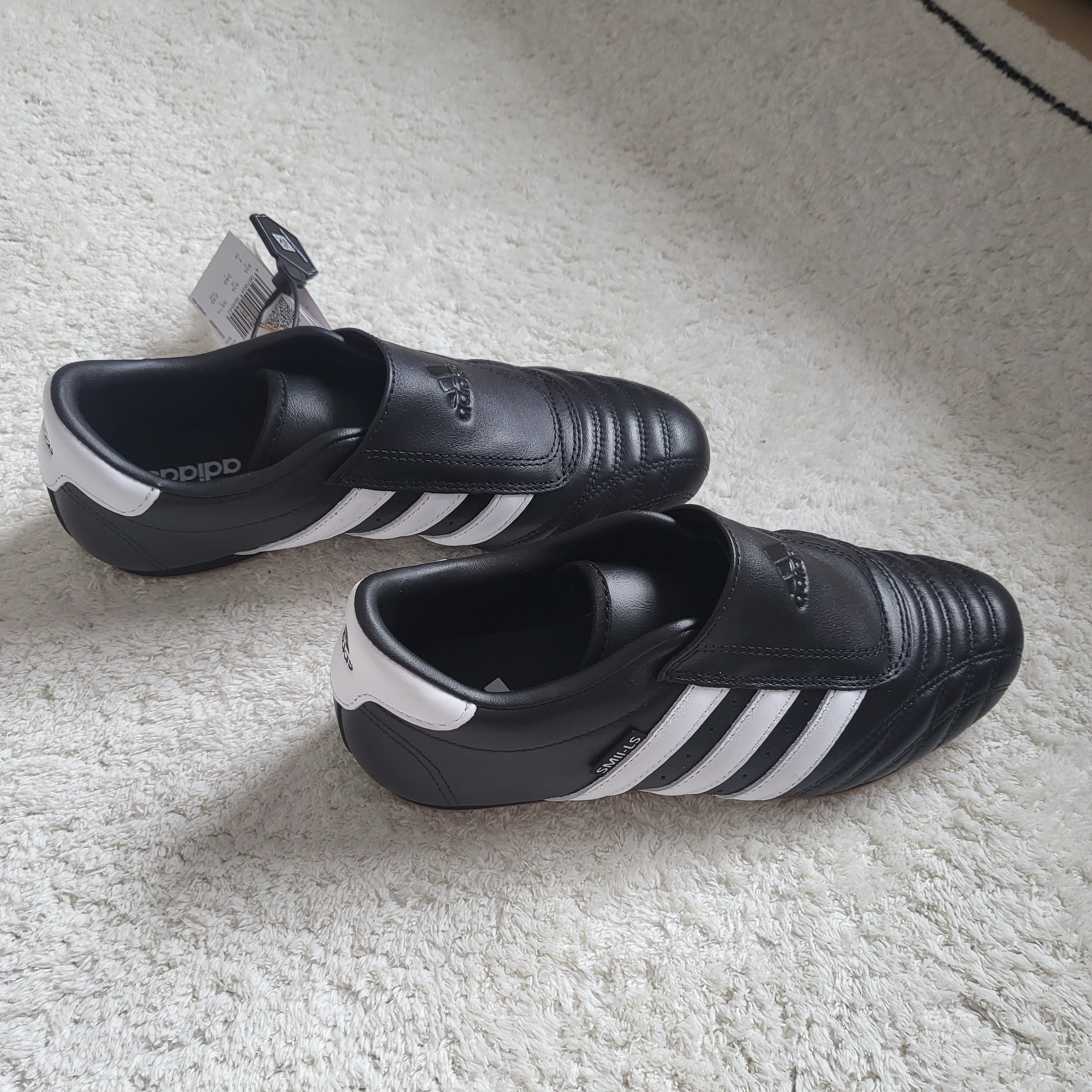 (W) Adidas Taekwondo Core Black Cloud White 착용 스타일