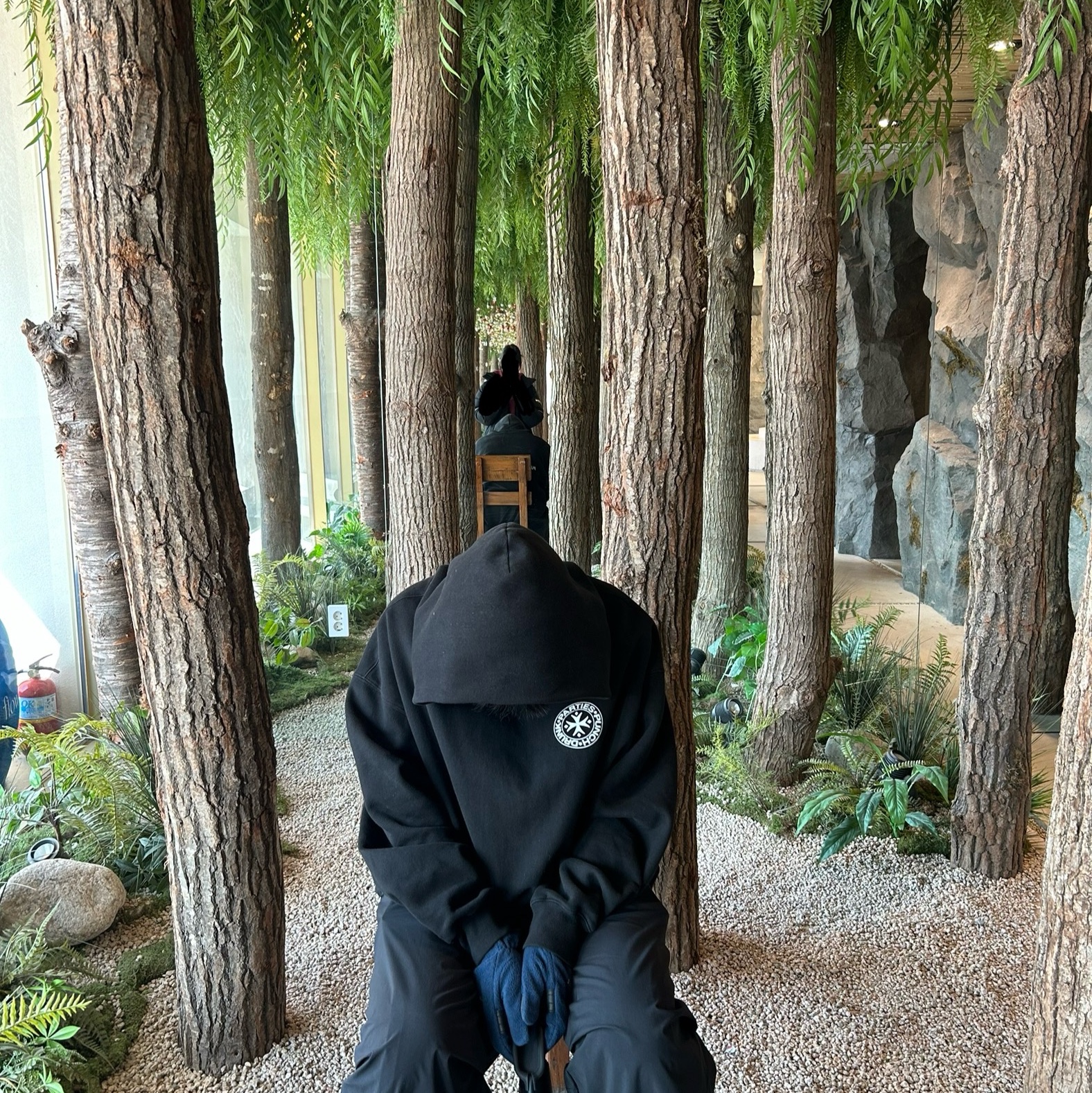 Punch Drunk Parties Circle Logo Oversized Hoodie Black, Salomon XT-6 FT Vintage Khaki 착용 스타일 - 2