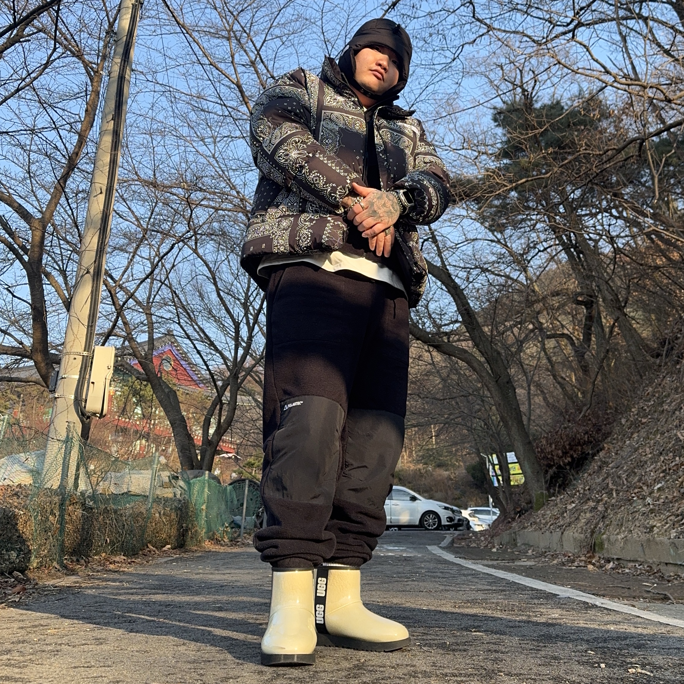 (W) UGG Classic Clear Mini Boots Natural Black, The North Face Novelty Lofty Down Jacket Real Black 착용 스타일