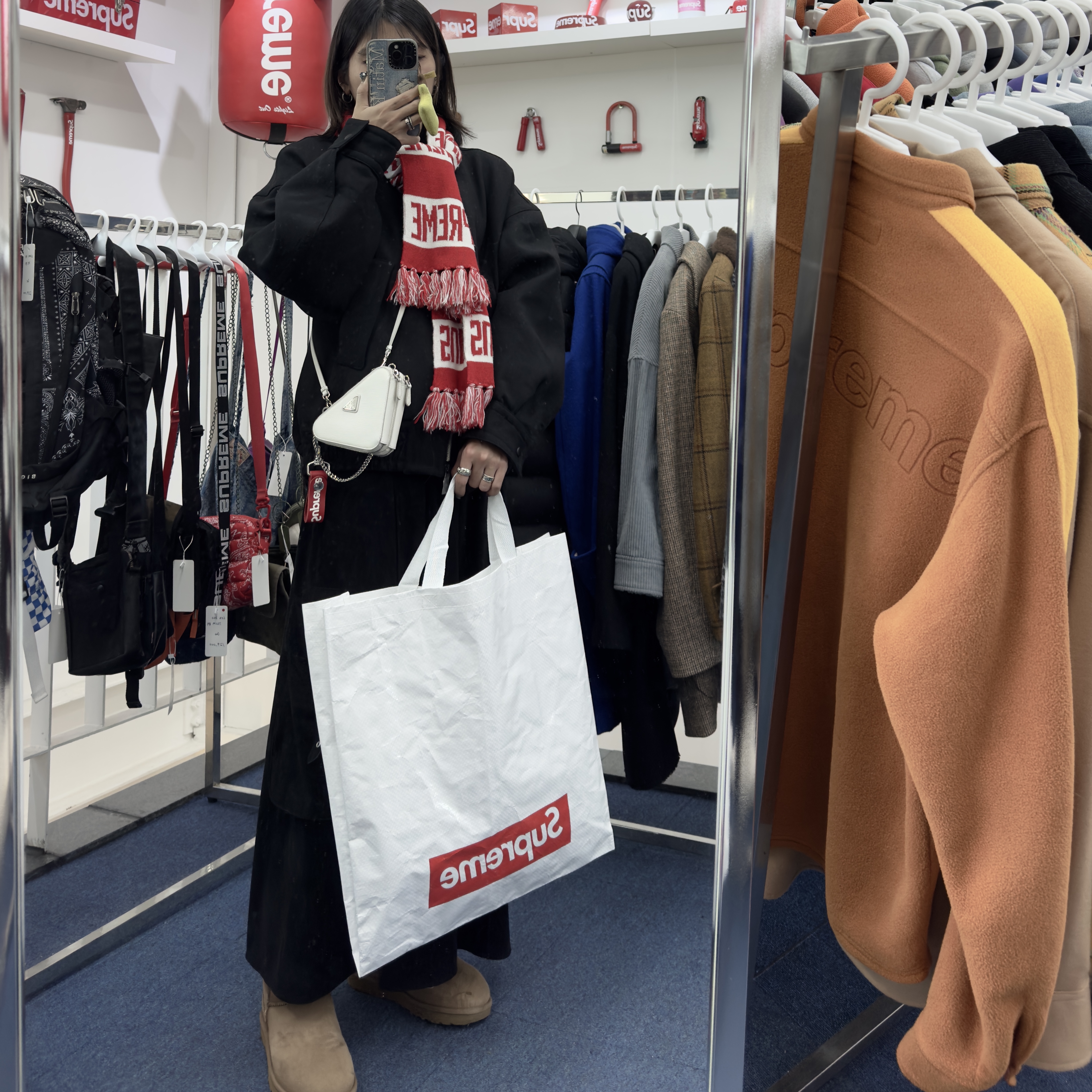 Supreme Leather Key Loop Red - 21SS, Zara x Ader Error Oversize Collar Bomber Jacket Black 착용 스타일 - 1