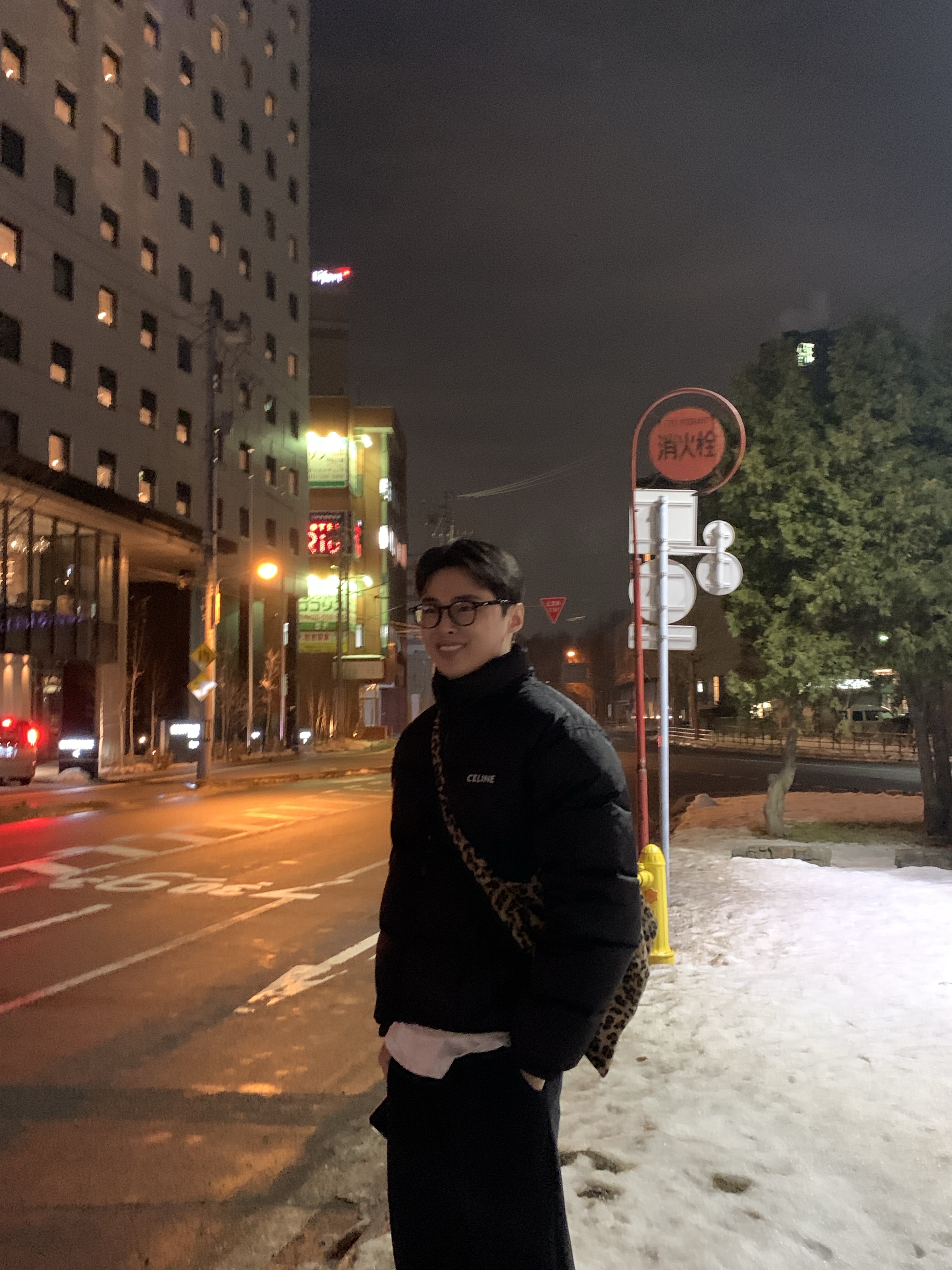 Celine Triomphe Nylon Jacquard Down Jacket Black, Gentle Monster x Maison Margiela MM117 Black Clear 착용 스타일 - 1