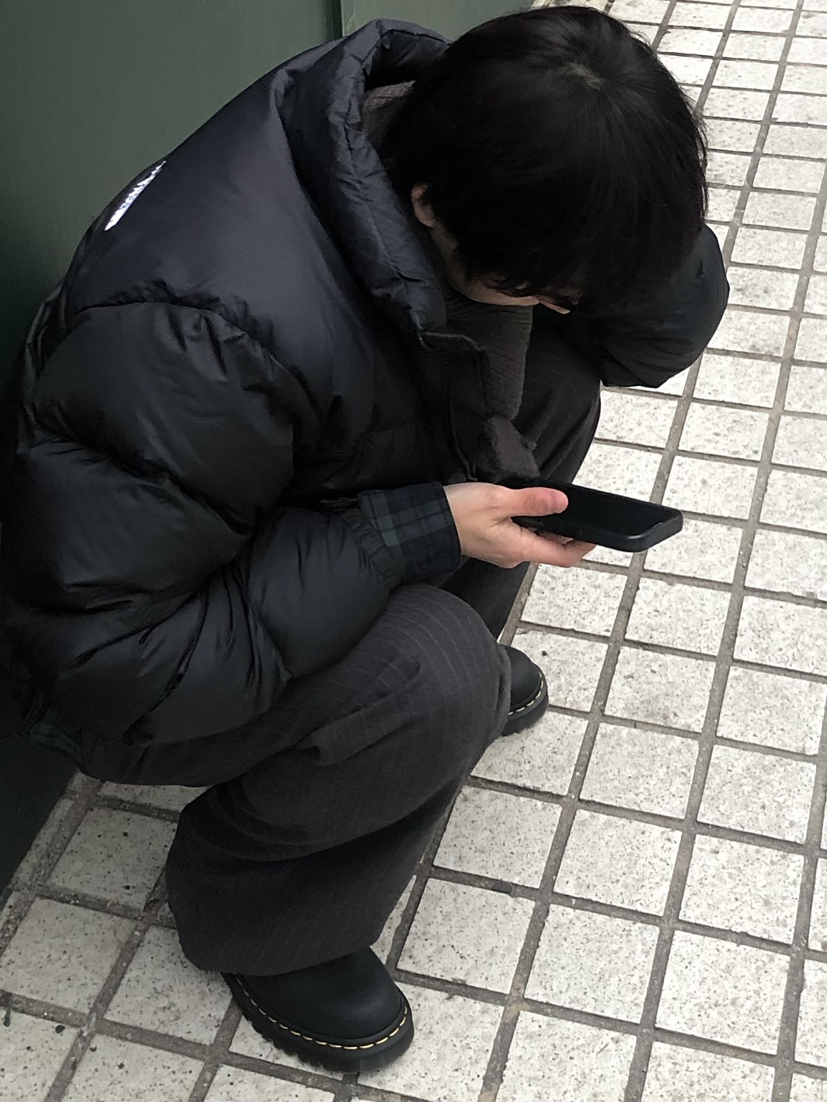 The North Face 1996 Eco Nuptse Jacket Black, Dr. Martens x Thisisneverthat 1461 Waxed Full Grain Black 착용 스타일 - 3