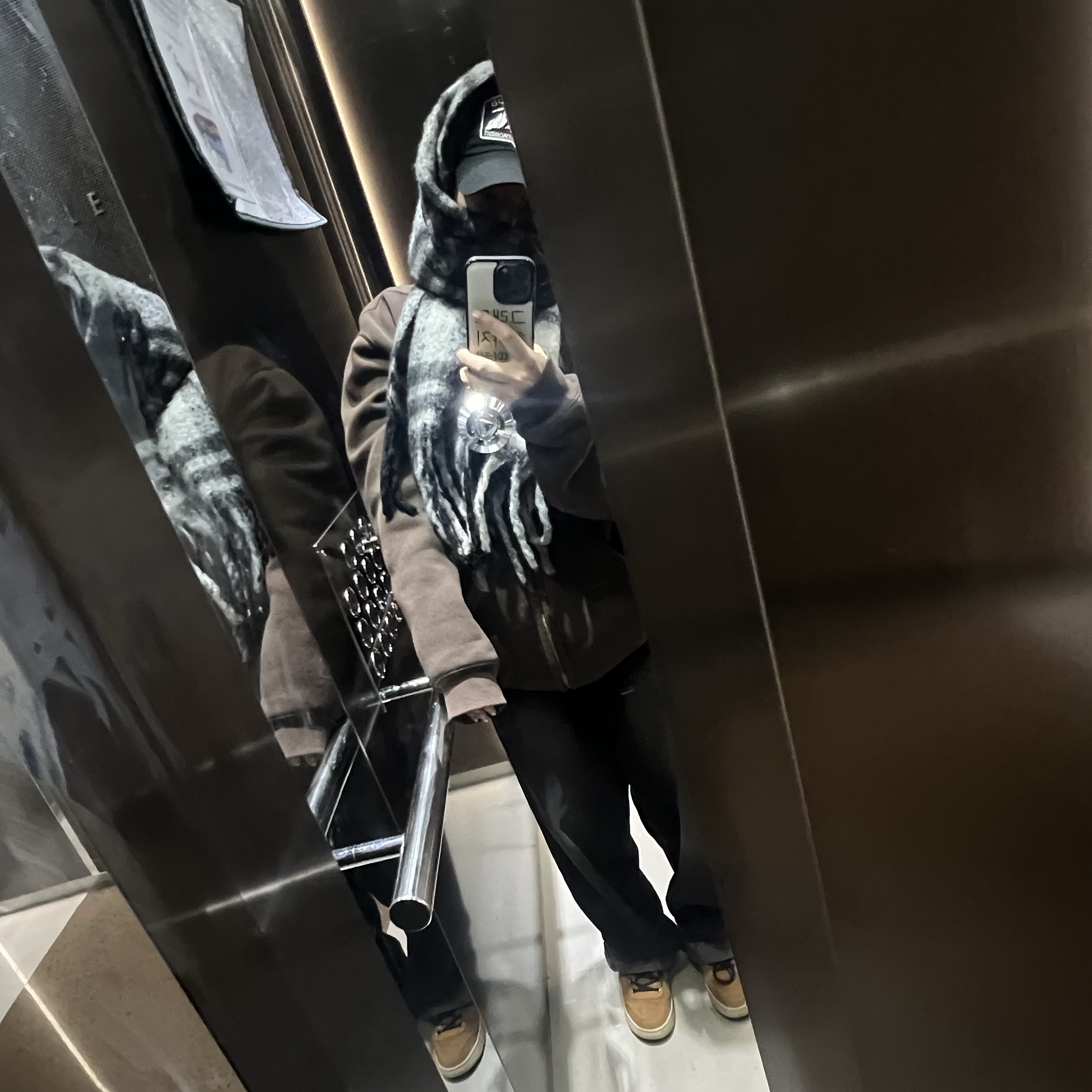 Carhartt Rain Defender Loose Fit Midweight Thermal-Lined Full-Zip Regular Sweatshirt Oiled Walnut Heather 착용 스타일 - 2