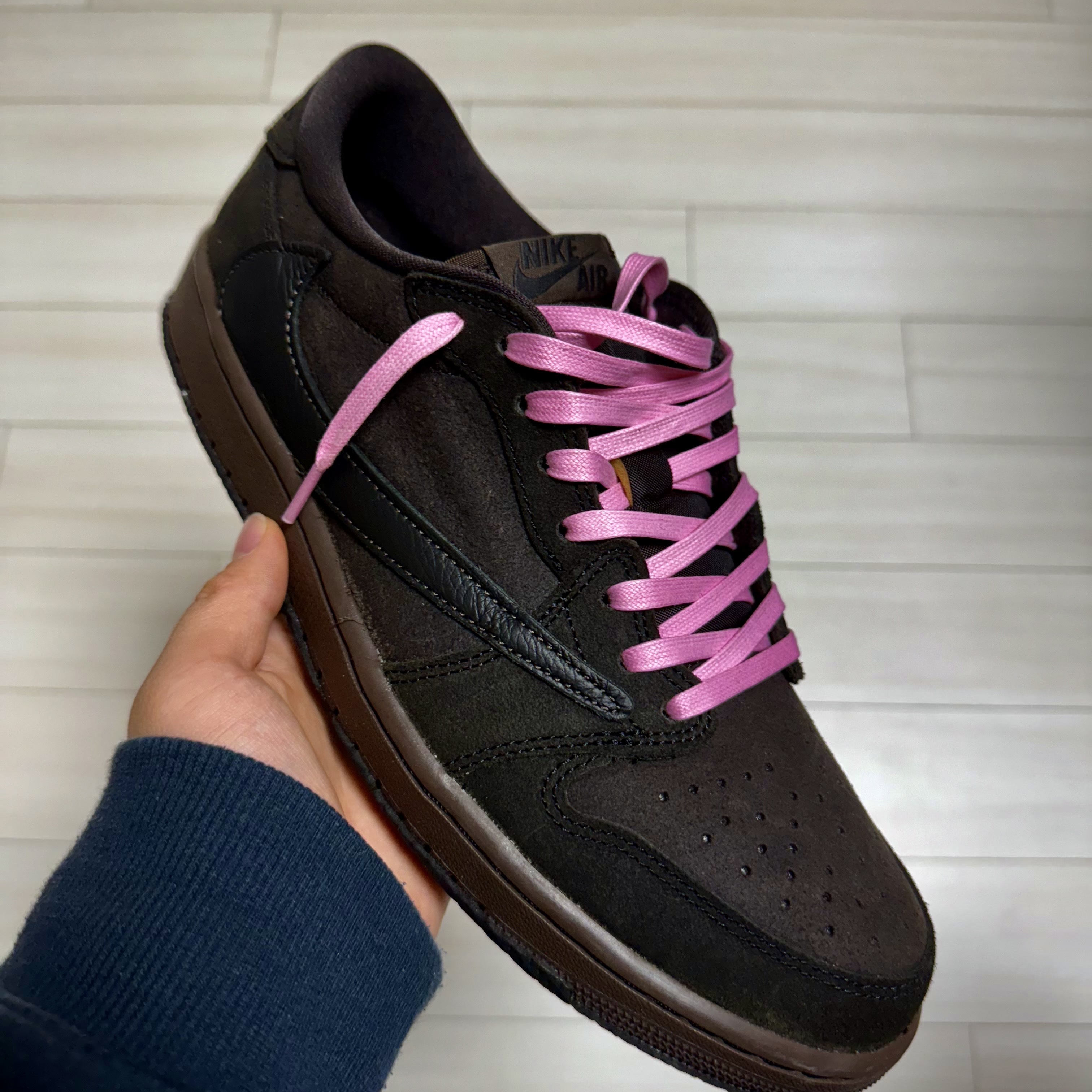 Jordan 1 x Travis Scott Retro Low OG SP Velvet Brown and Dark Mocha 착용 스타일