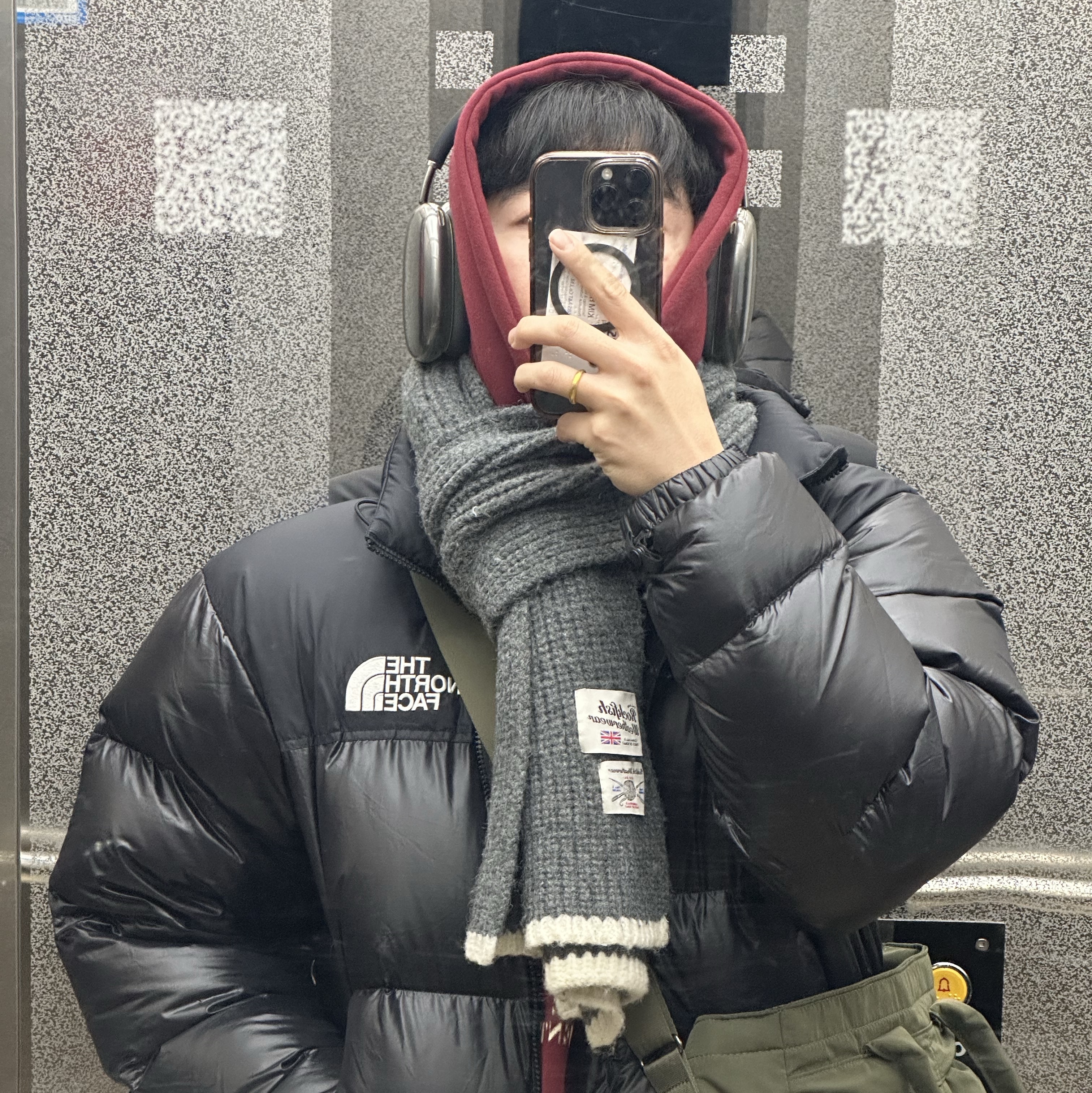 The North Face 1996 Eco Nuptse Jacket Real Black, Apple AirPods Max Lightning Space Gray (Korean Ver.) 착용 스타일