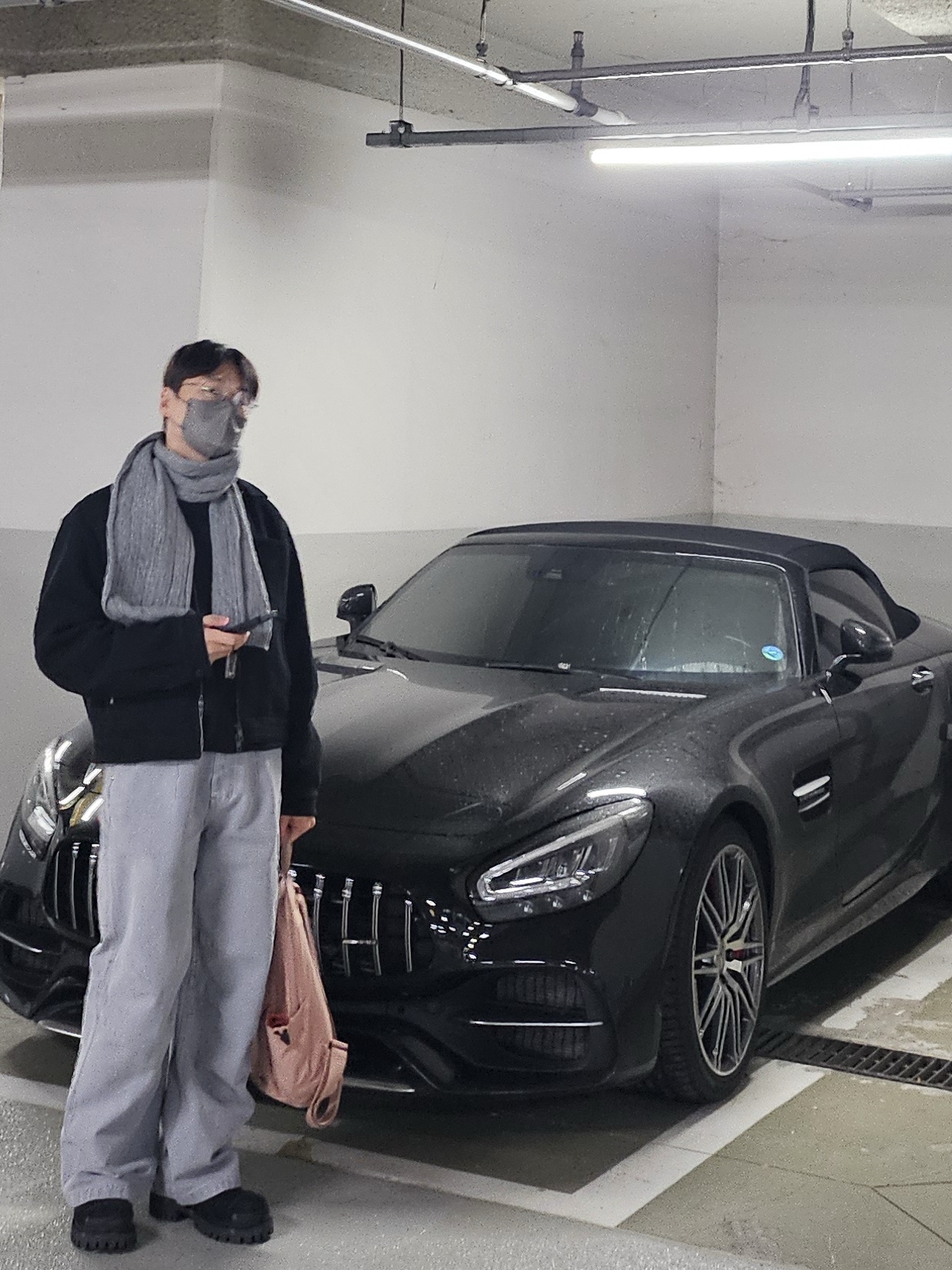 Wooyoungmi 3D Flower Back Logo Sweatshirt Navy - 24FW, Wooyoungmi Volcano Denim Shirt Black - 23FW 착용 스타일 - 8