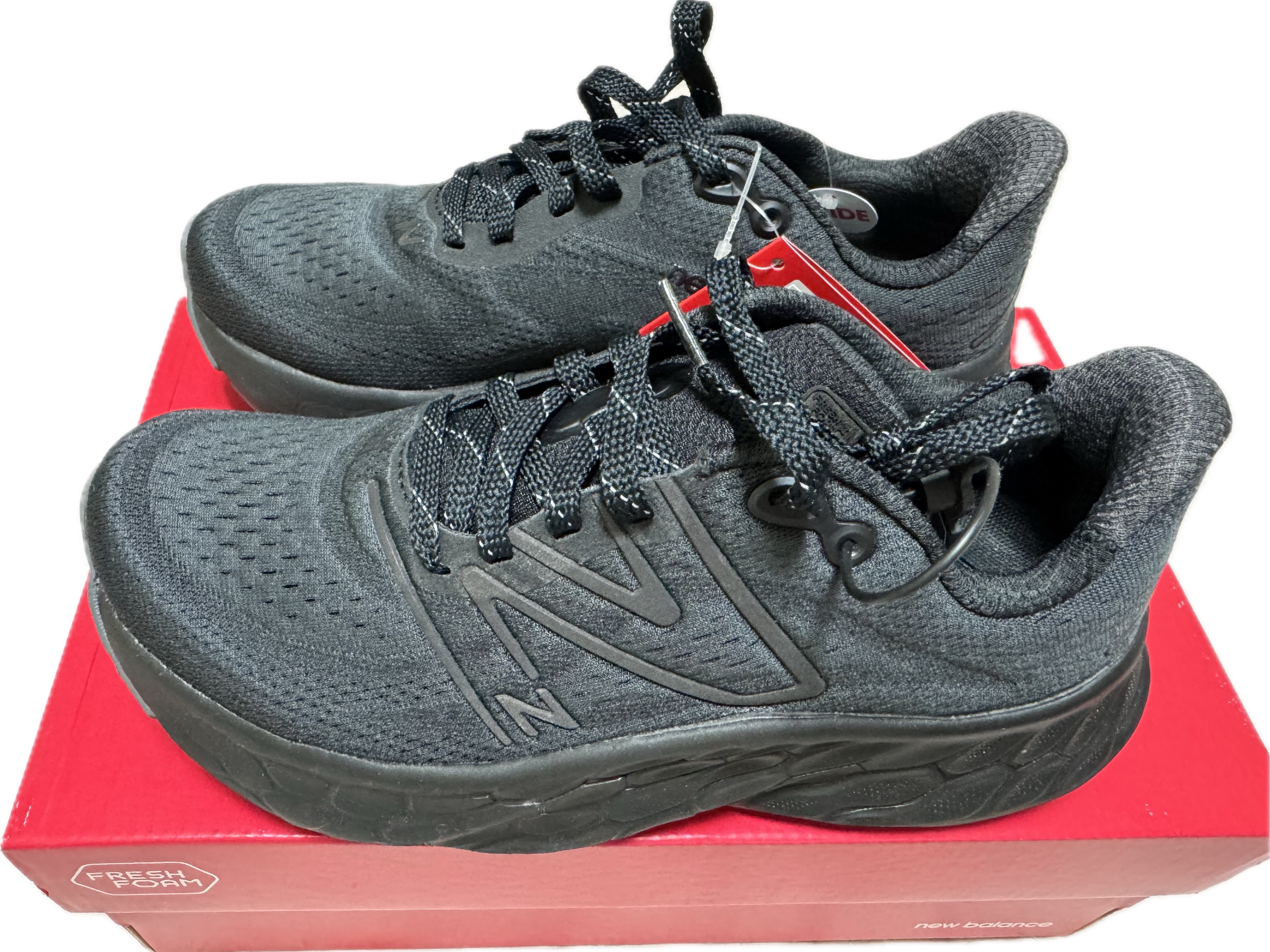 (W) New Balance Fresh Foam X More v4 Triple Black - D Wide 착용 스타일