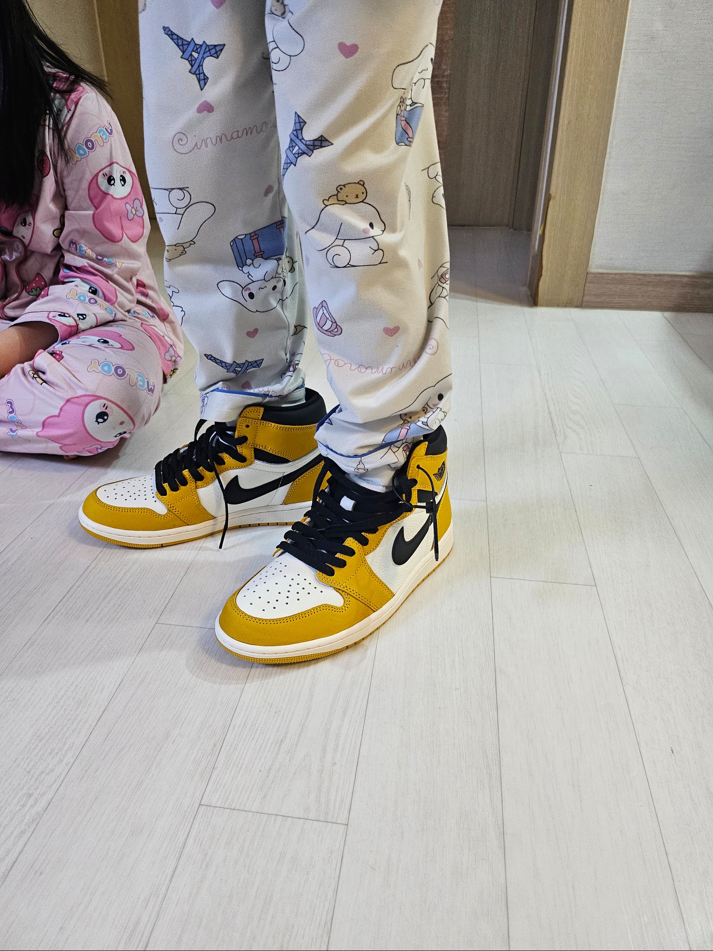 Jordan 1 Retro High OG Yellow Ochre 착용 스타일