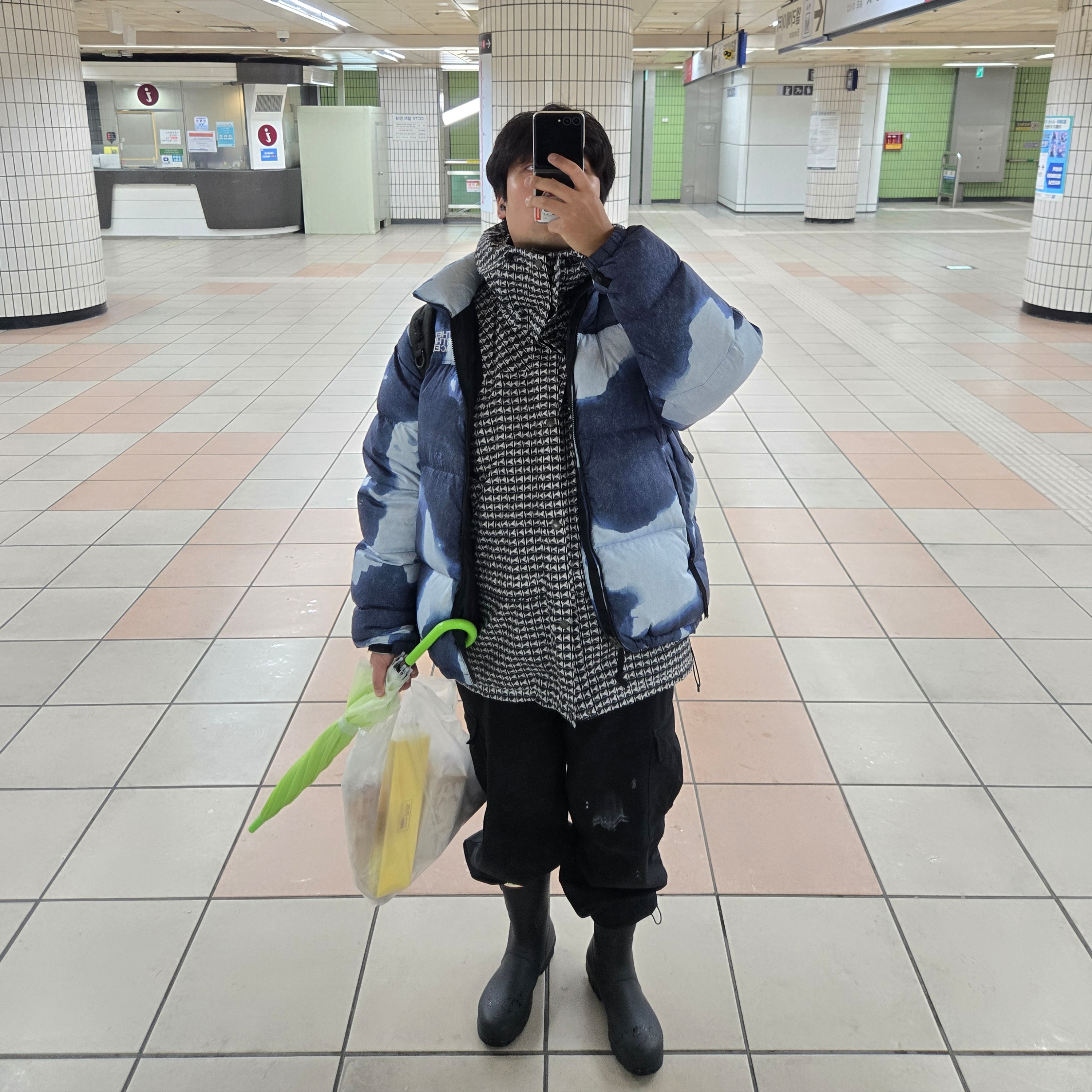 Supreme x The North Face Studded Mountain Light Jacket Black - 21SS 착용 스타일