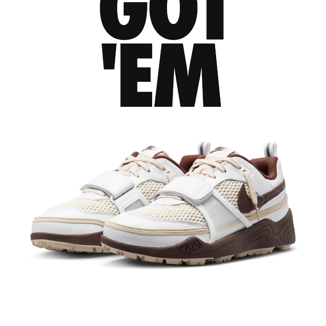 Nike x Travis Scott Zoom Field Jaxx White and Light Chocolate 착용 스타일