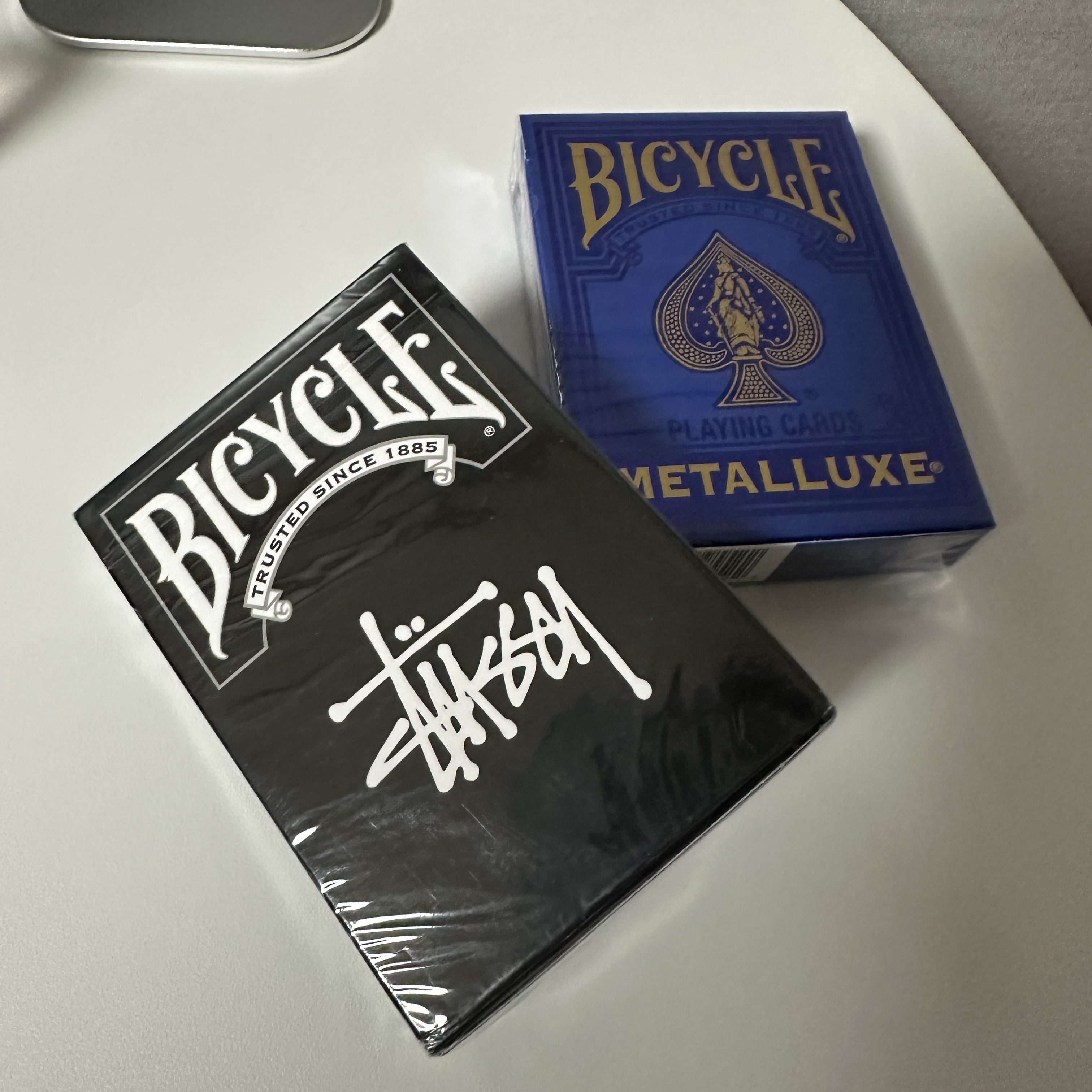 Stussy Playing Cards Black 착용 스타일