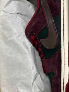 Nike x Riot Skateshop SB Dunk Low Pro Mahogany and Team Red 착용 스타일