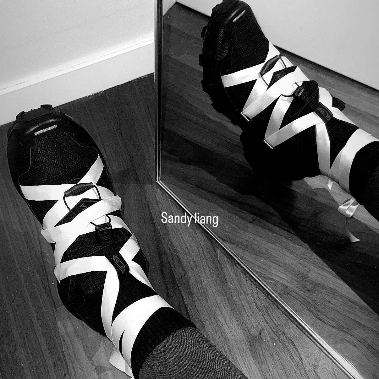 Salomon x Sandy Liang Speedcross 3 Ribbon 착용 스타일