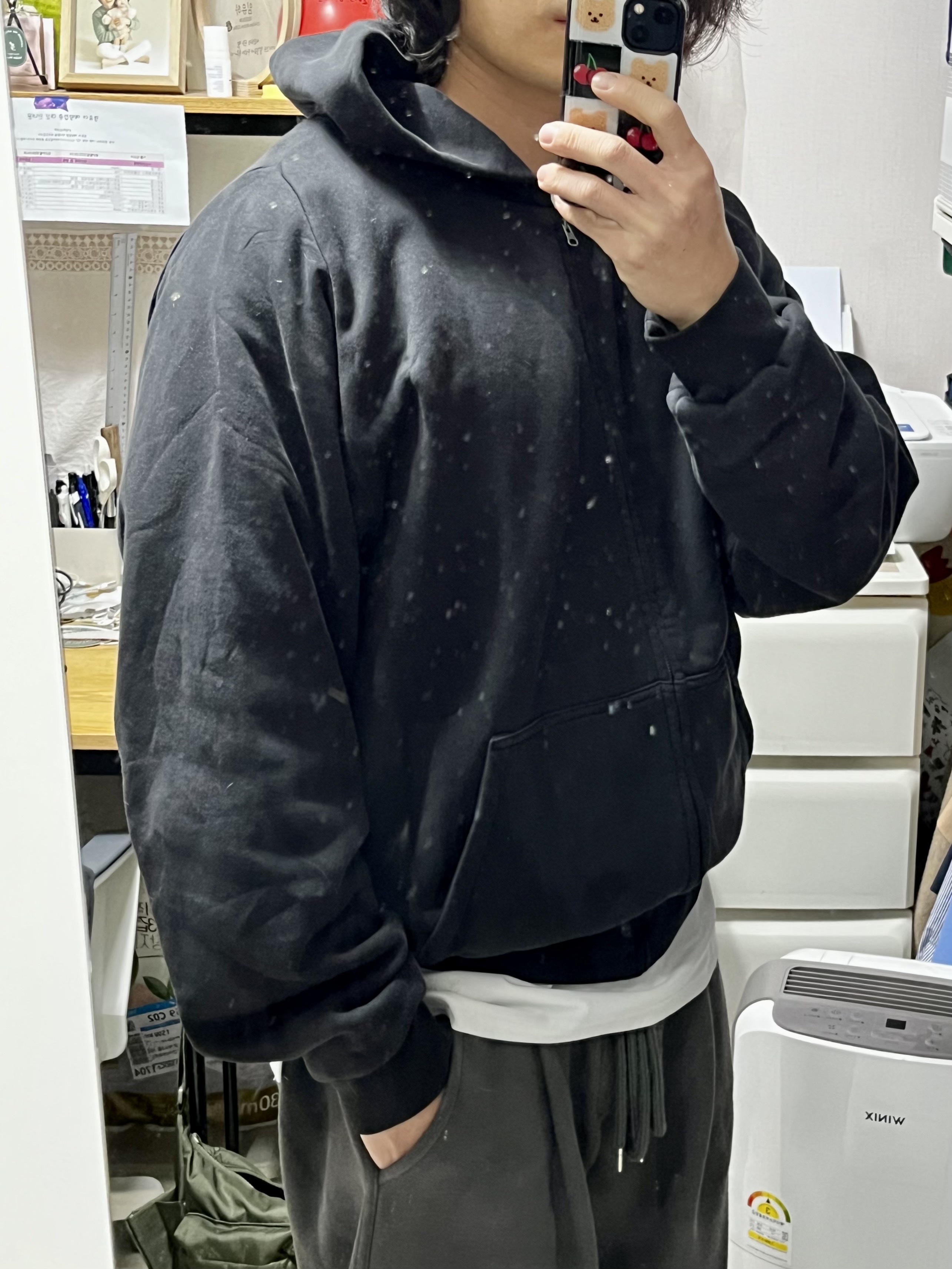 Yeezy YZY Zip-Up Hoodie Black, Undermycar Mu.03 Anti Fxxking Logo Play Oversized Sweat Jogger Olive 착용 스타일 - 3
